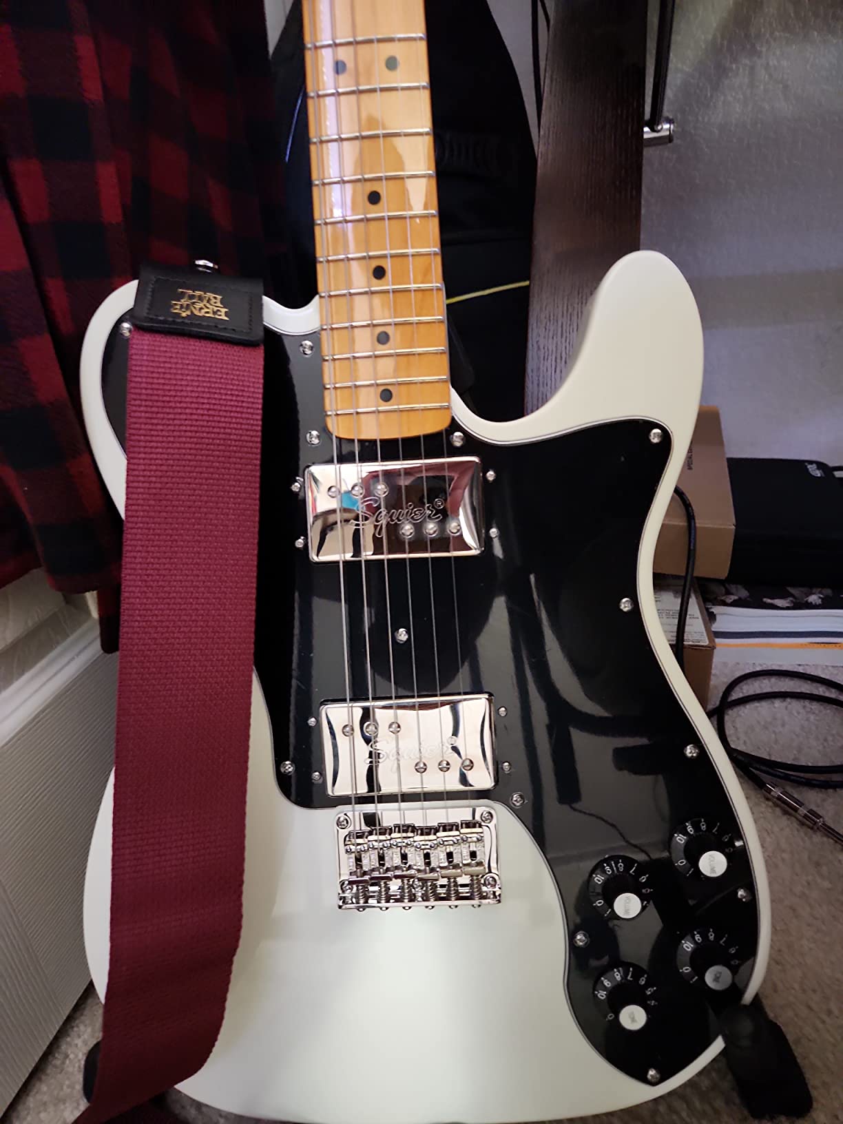 Squier Classic Vibe 70s Deluxe Telecaster Electric Guitar, Olympic White, Maple Fingerboard customer photo 1
