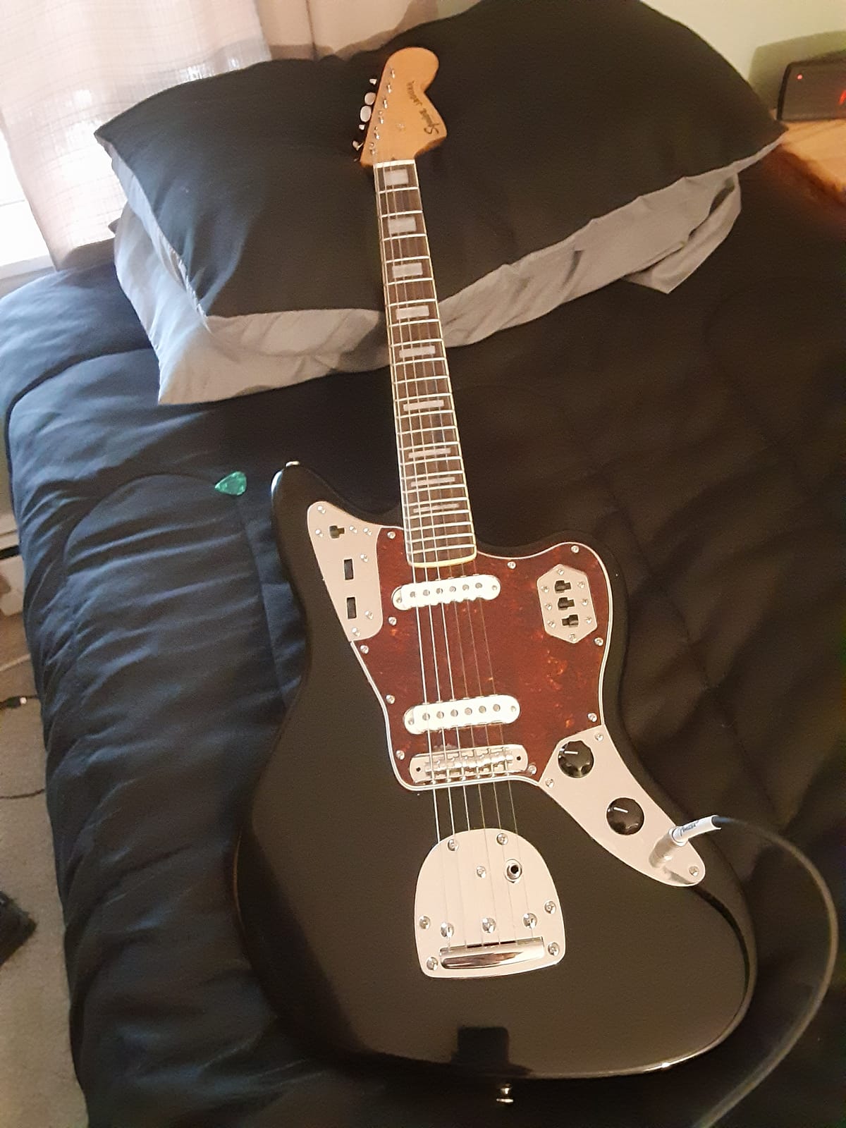Squier Classic Vibe 70s Jaguar Electric Guitar, Laurel Fingerboard, Black customer photo 1