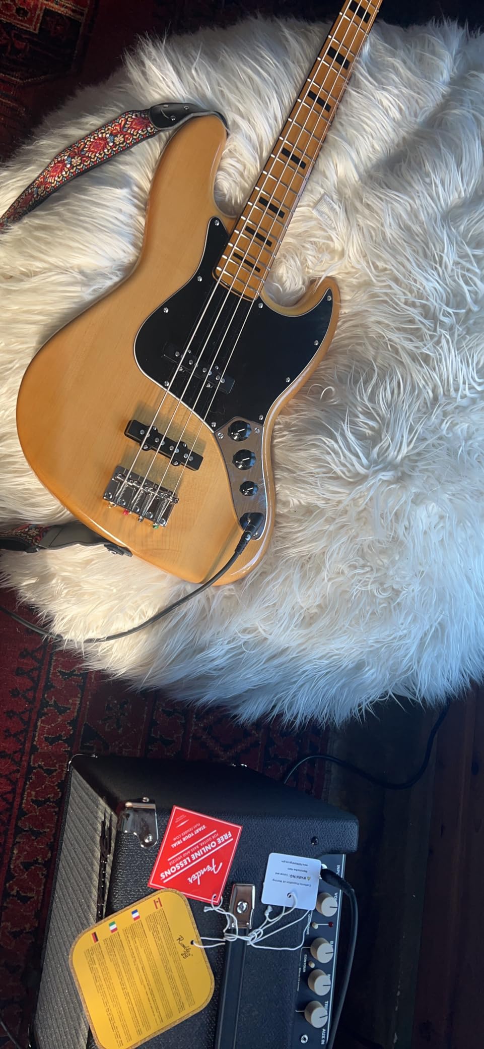 Squier Classic Vibe 70s Jazz Bass, Natural, Maple Fingerboard customer photo 2