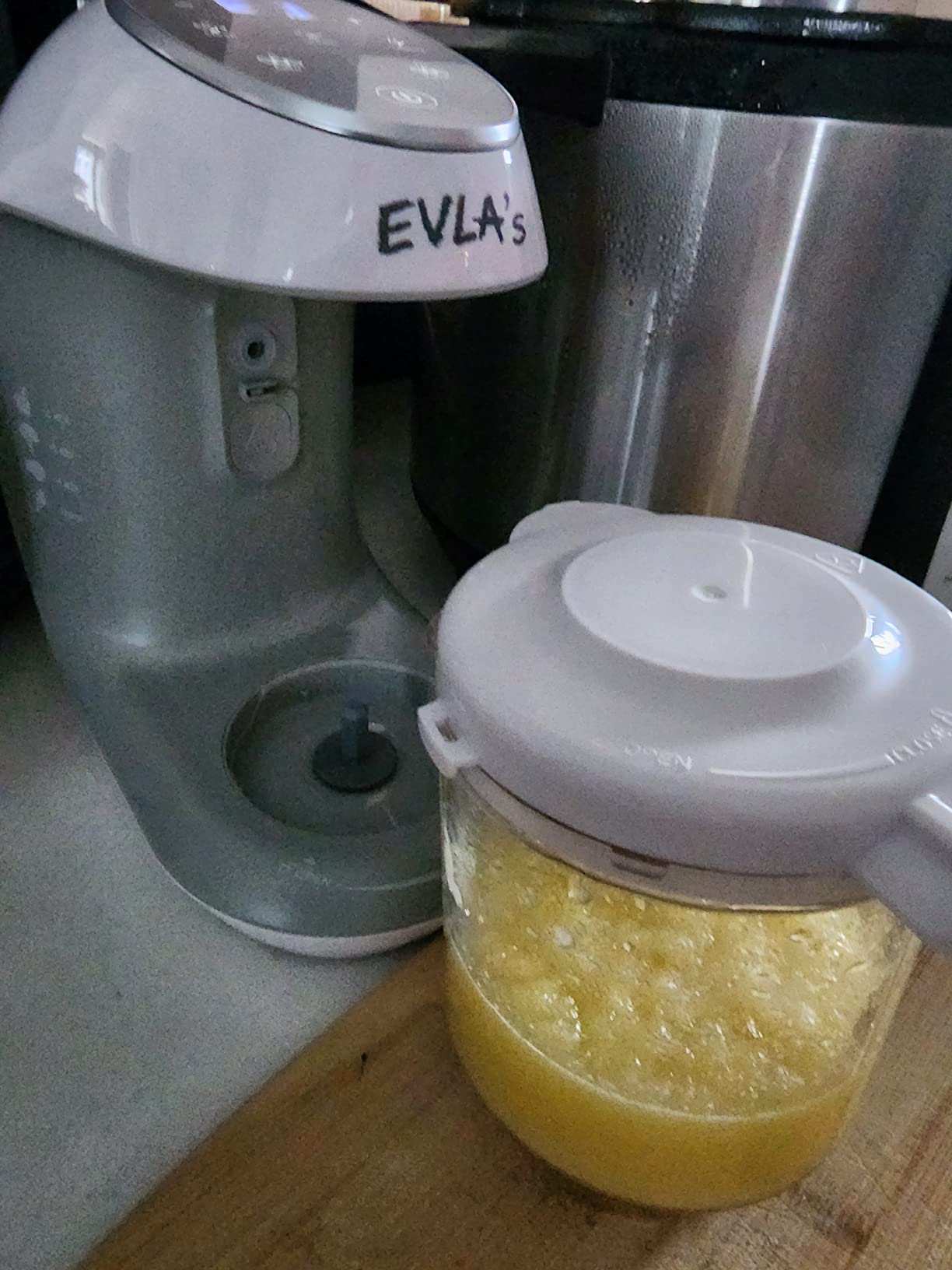 EVLA'S Baby Food Maker - Steamer, Blender with Touch Screen and 6 Reusable Food Pouches customer photo 2