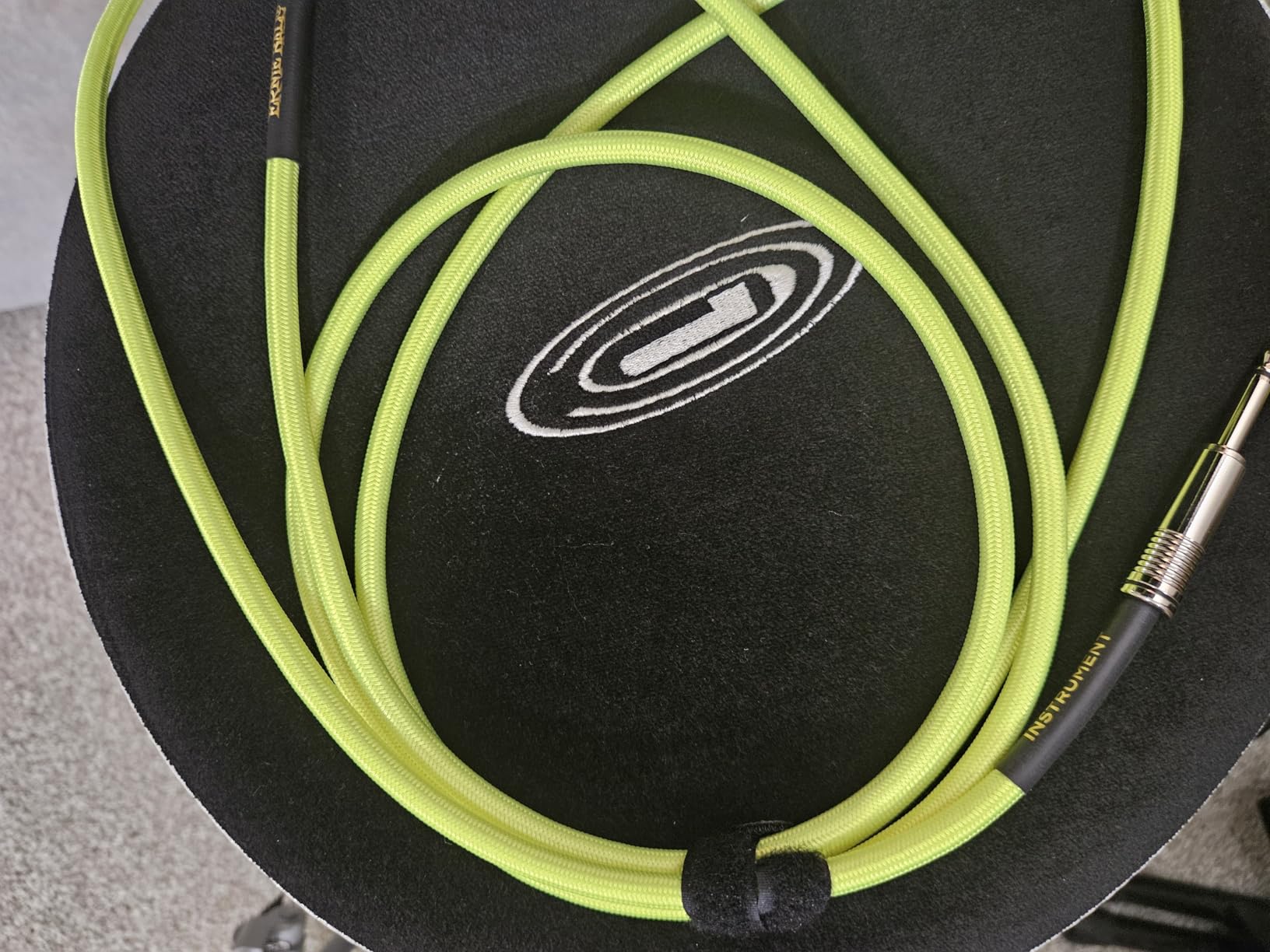 Ernie Ball Braided Instrument Cable, Straight/Angle, 10ft, Black (P06081) customer photo 2