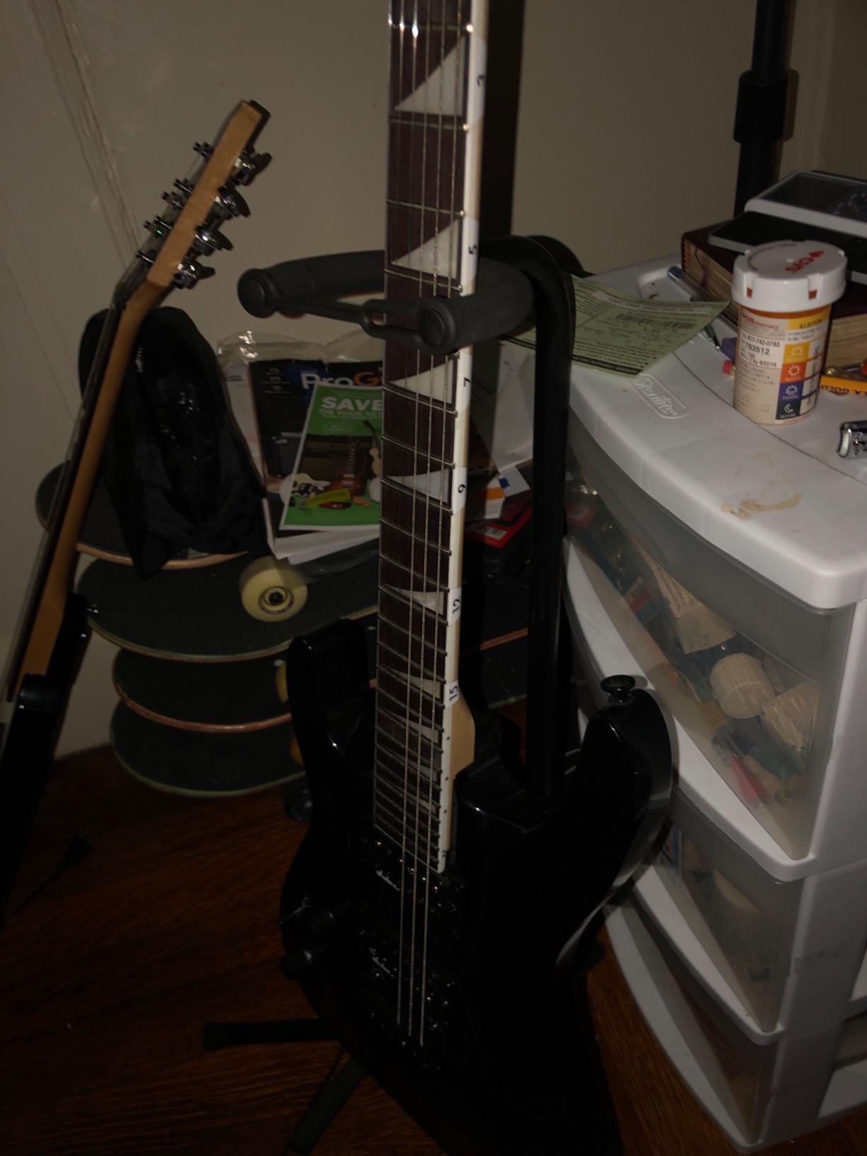 Jackson JS Series 6 String Dinky Arch Top JS22 DKA LH Electric Guitar, Gloss Black | Left-Handed customer photo 2