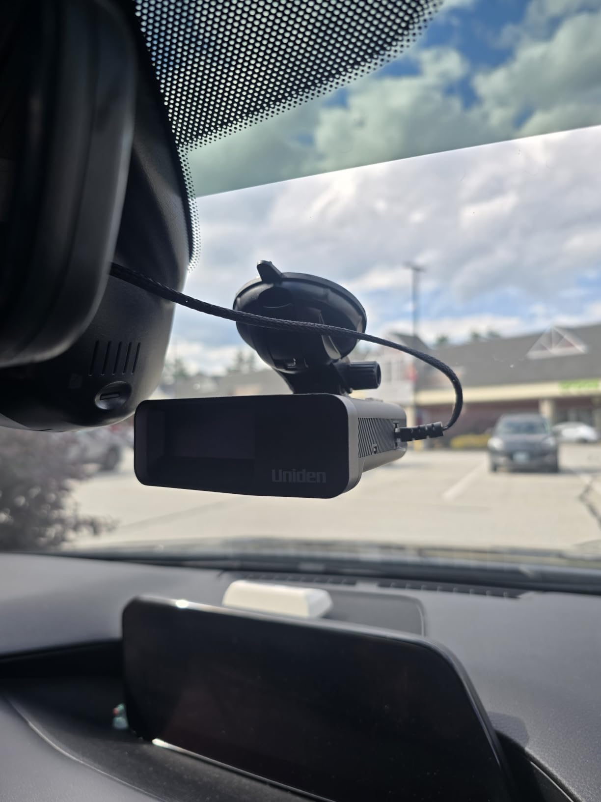 Uniden R7 Extreme Long-Range Laser-Radar Detector, Built-in GPS w/ Real-Time Alerts, Dual-Antennas Front & Rear w/Directional Arrows, Voice Alerts, Red Light Camera and Speed Camera Alerts customer photo 2