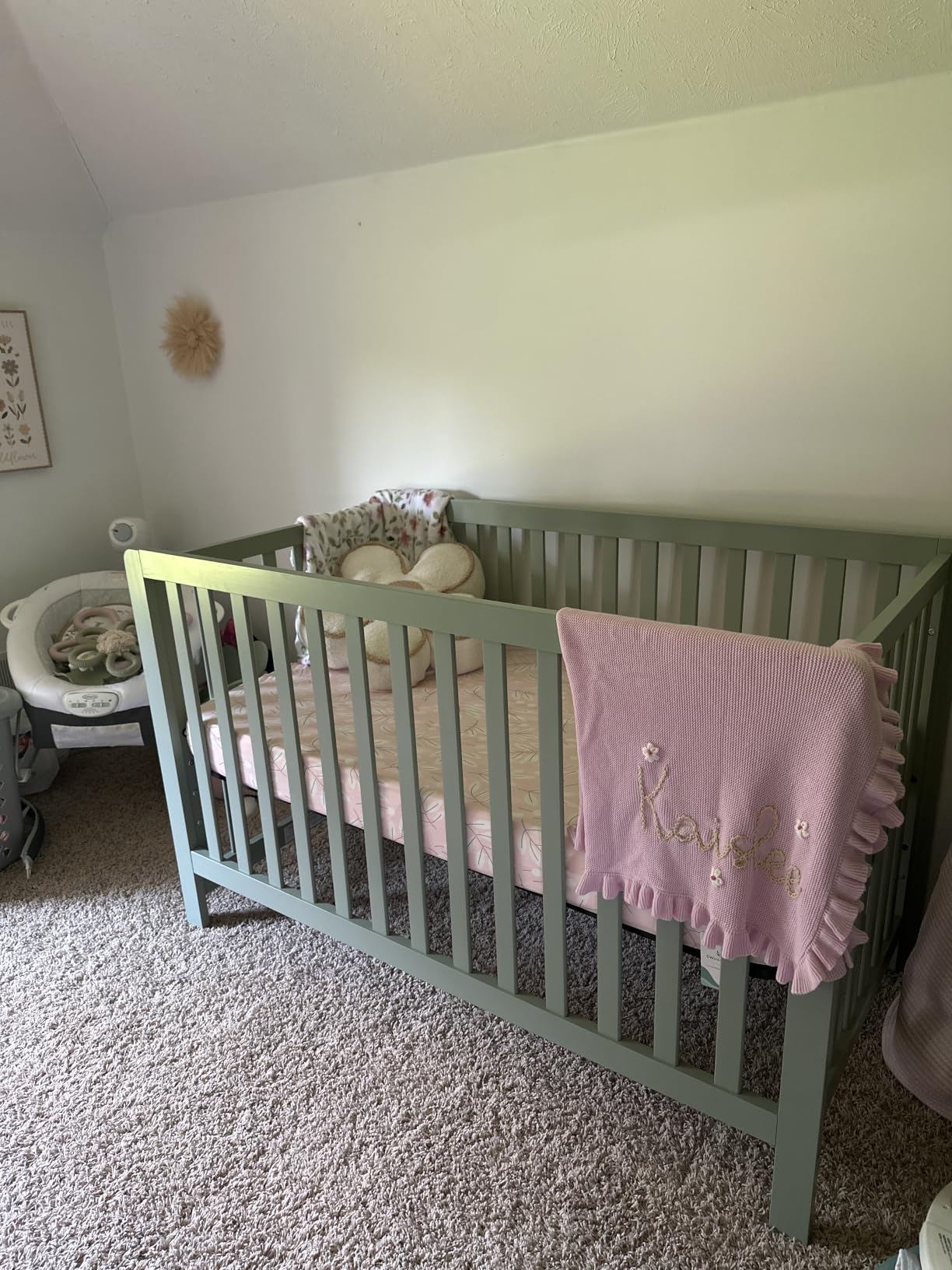 DaVinci Carter's Colby Low-Profile 4-in-1 Baby Crib, Washed Natural | GREENGUARD Gold Certified customer photo 1