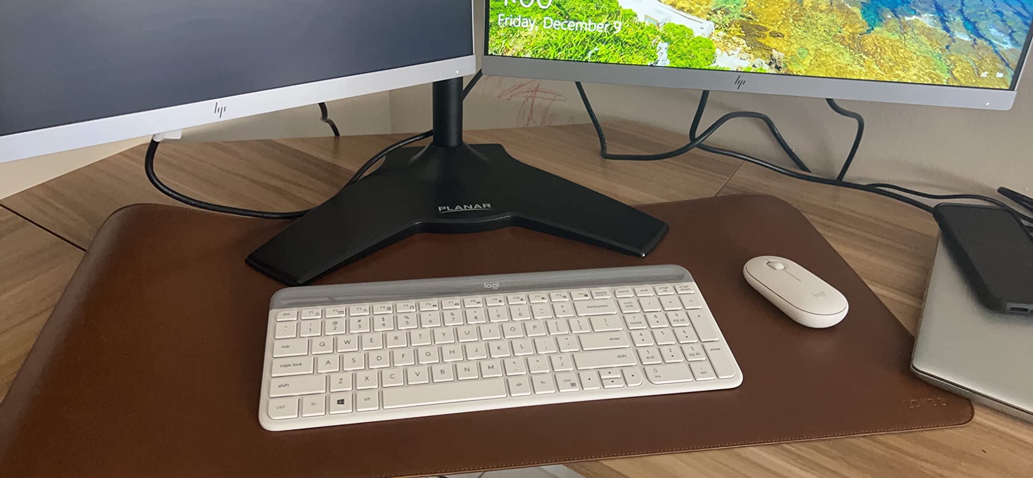 Londo Leather Extended Mouse Pad - Large Desk Mat for Office & Gaming, Smooth Writing Surface, Non-Slip Base, Durable & Stylish Workspace Accessory customer photo 1