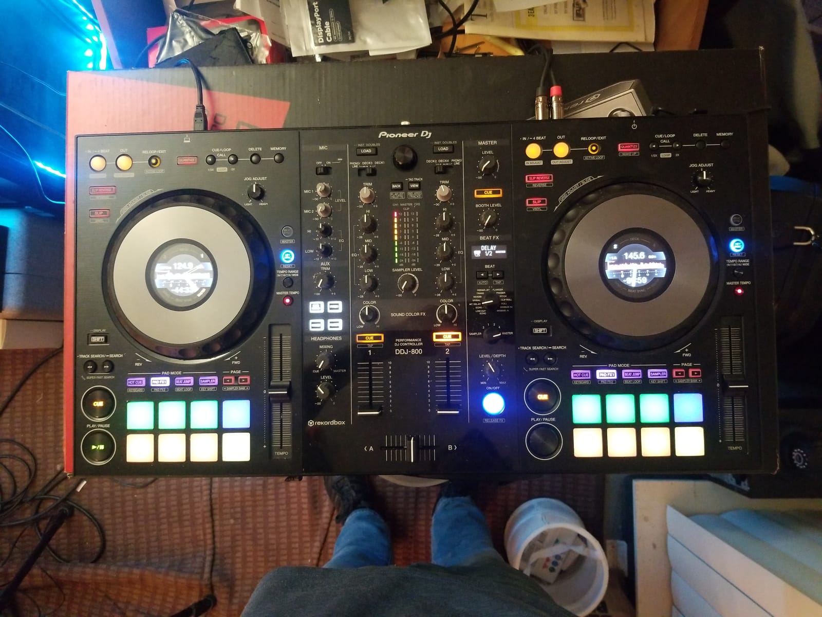 DDJ-800 2-Channel Performance DJ Controller for Rekordbox customer photo 2