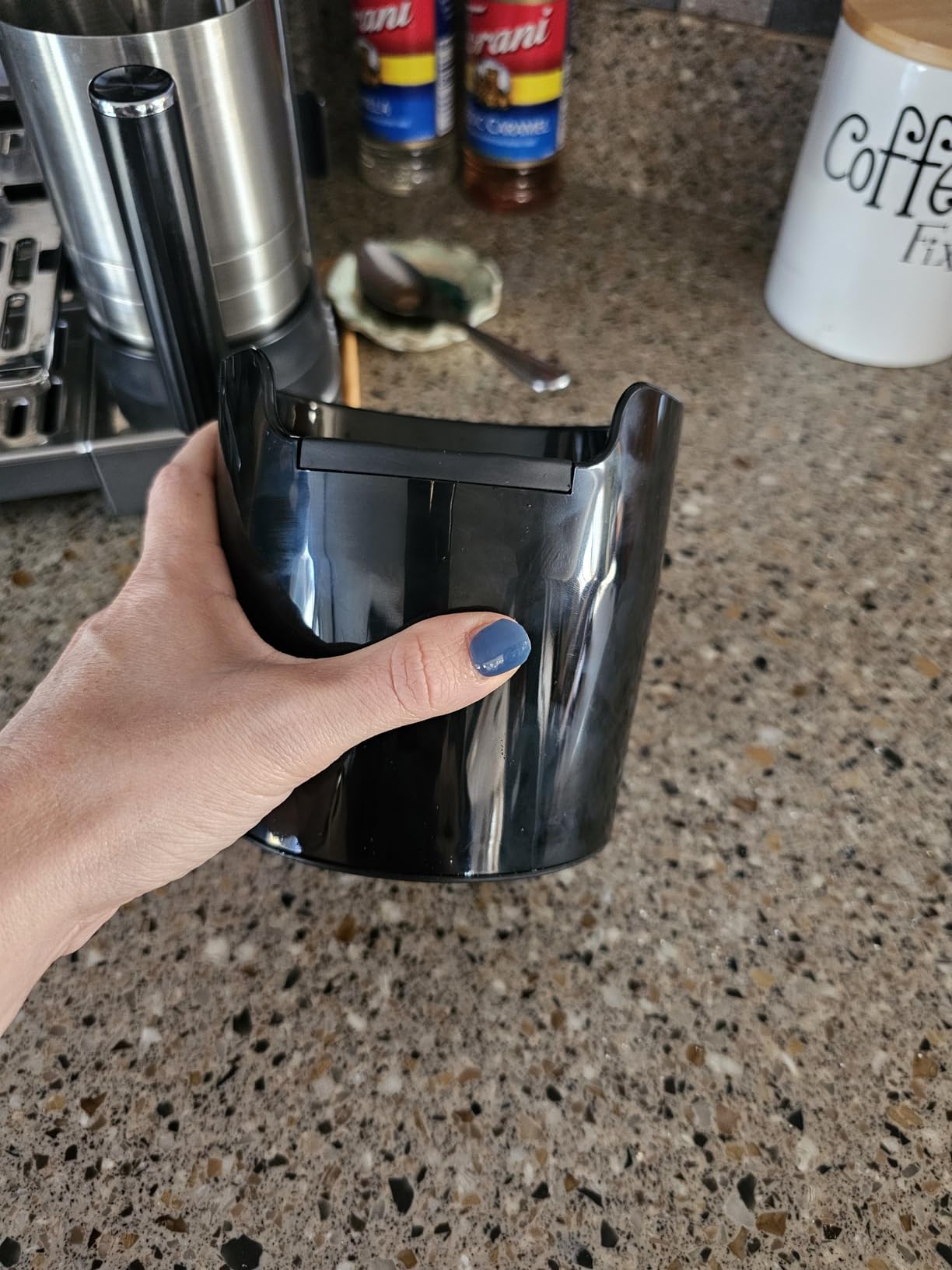 Knock Box for Coffee Grounds - Innovative Barista Accessory with Improved Handling, Black customer photo 1
