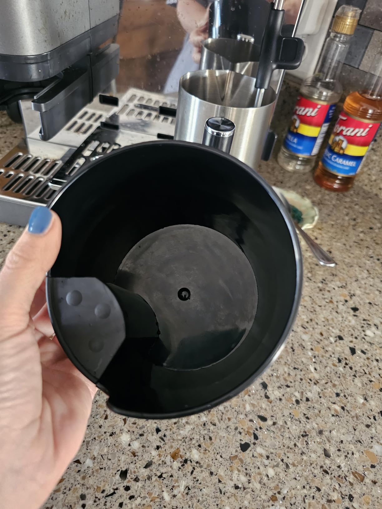 Knock Box for Coffee Grounds - Innovative Barista Accessory with Improved Handling, Black customer photo 2