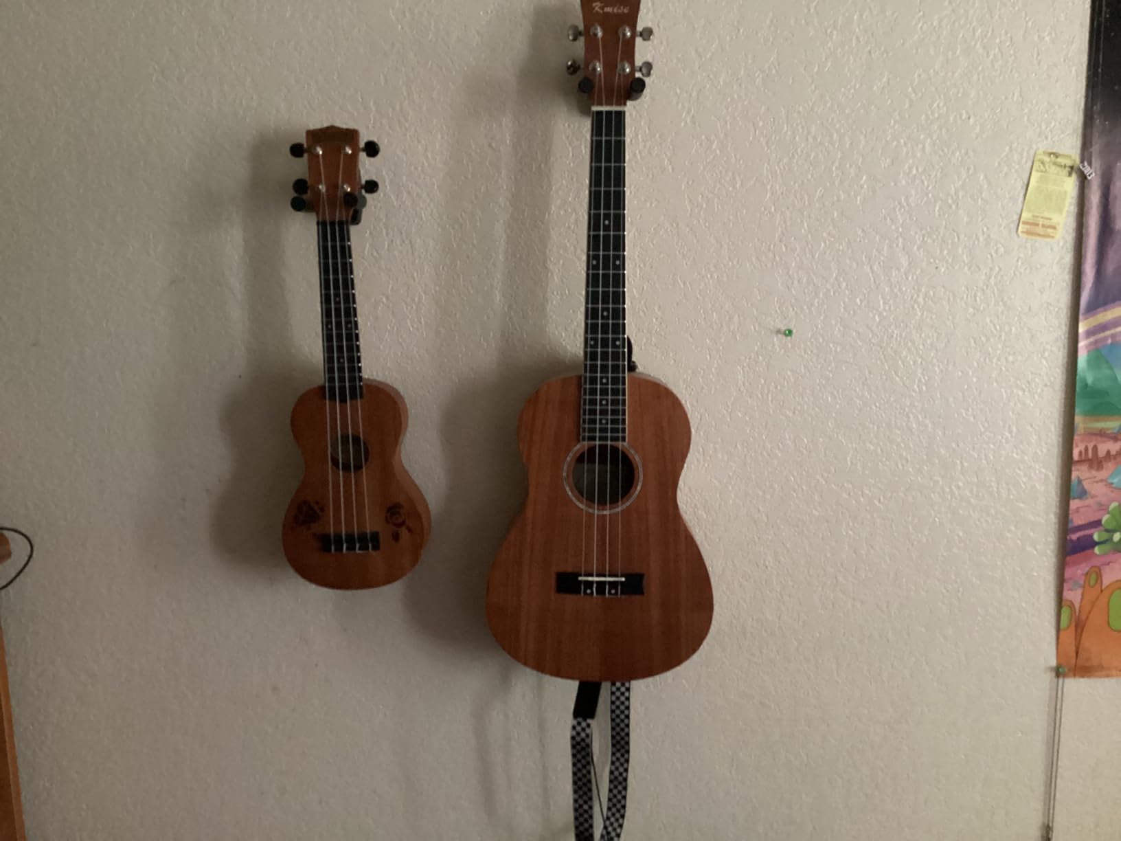Guitar Hanger Wall Mount 4 Pack, Guitar Holder Wall Mount Hook Stand Display with Screws - Easy to Install - Fits All Size Guitars, Bass, Mandolin, Banjo, Ukulele customer photo 1