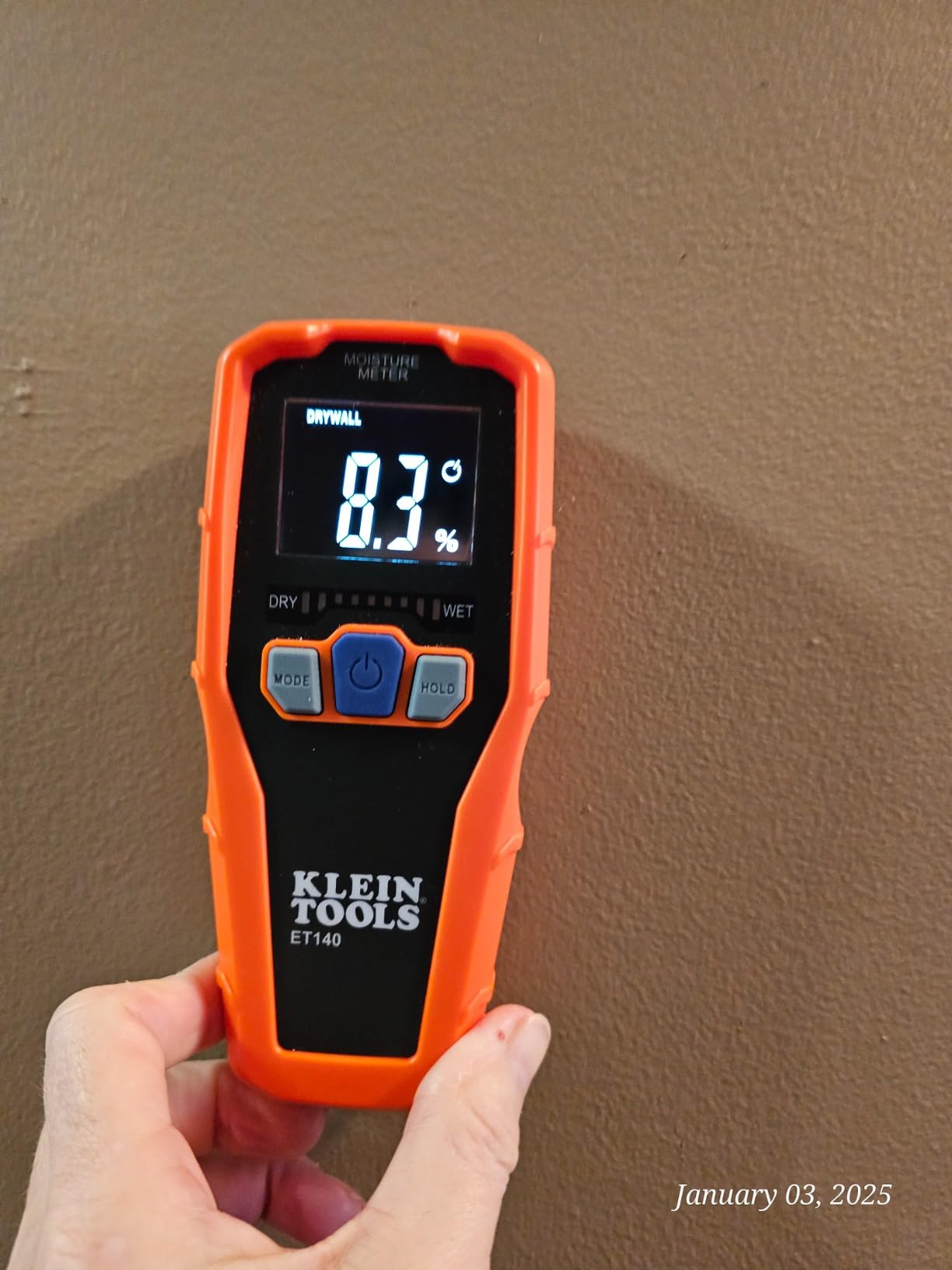 Klein Tools ET140 Pinless Moisture Meter for Non-Destructive Moisture Detection in Drywall, Wood, and Masonry; Detects up to 3/4-Inch Below Surface customer photo 1