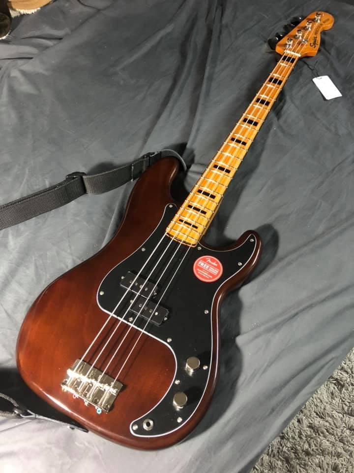 Squier Classic Vibe 70s Precision Bass, Walnut, Maple Fingerboard customer photo 2