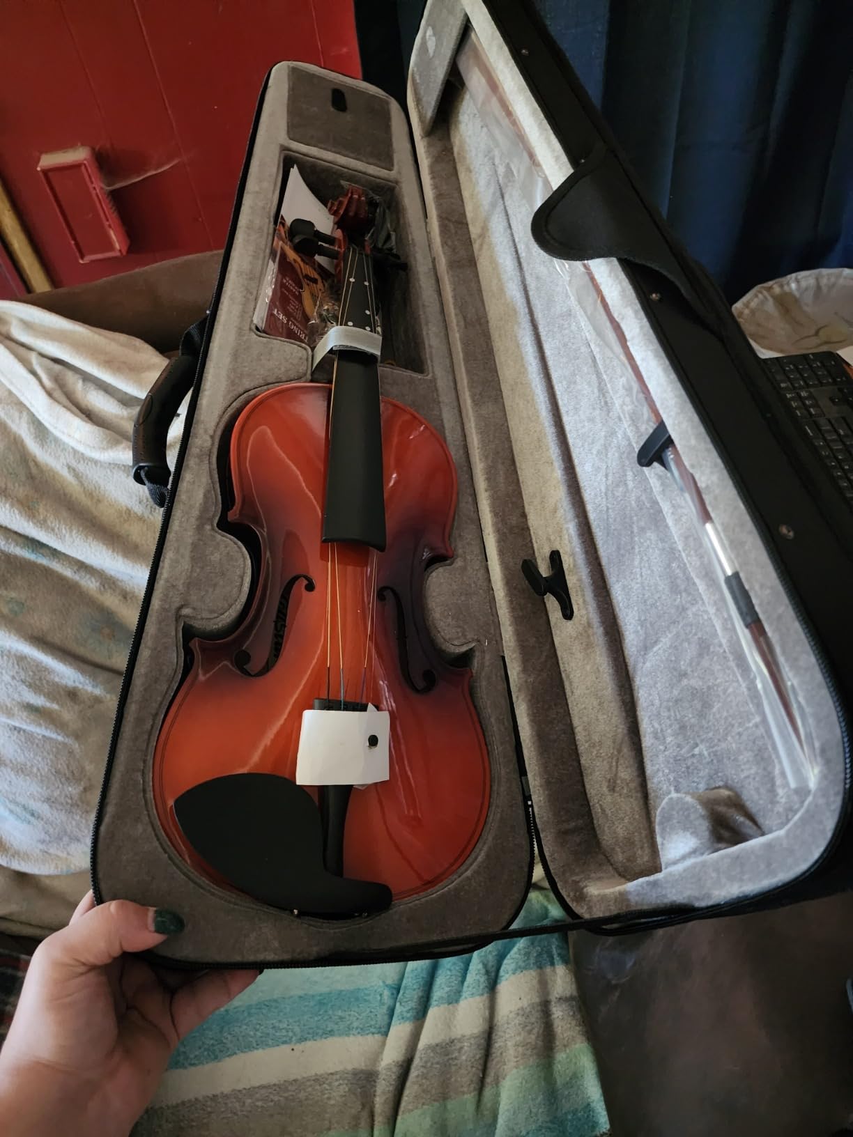Eastar Violin 4/4 Full Size for Adults, Violin Set for Beginners with Hard Case, Rosin, Shoulder Rest, Bow, and Extra Strings (Imprinted Finger Guide on Fingerboard), EVA-2 customer photo 1