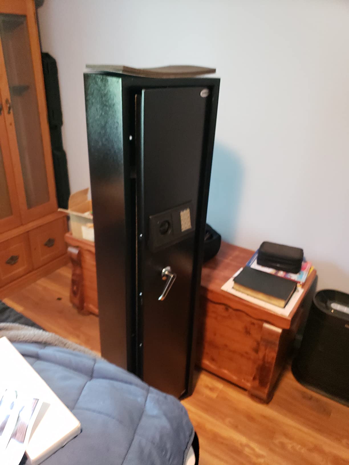 BBRKIN Large Rifle Safe, Long Gun Safe for Rifle Shotgun for Home, Quick Access 5-6 Gun Storage Cabinet with a Handgun Lock Box and a Removable Shelf, Silent Mode (PIN Code Version) customer photo 2