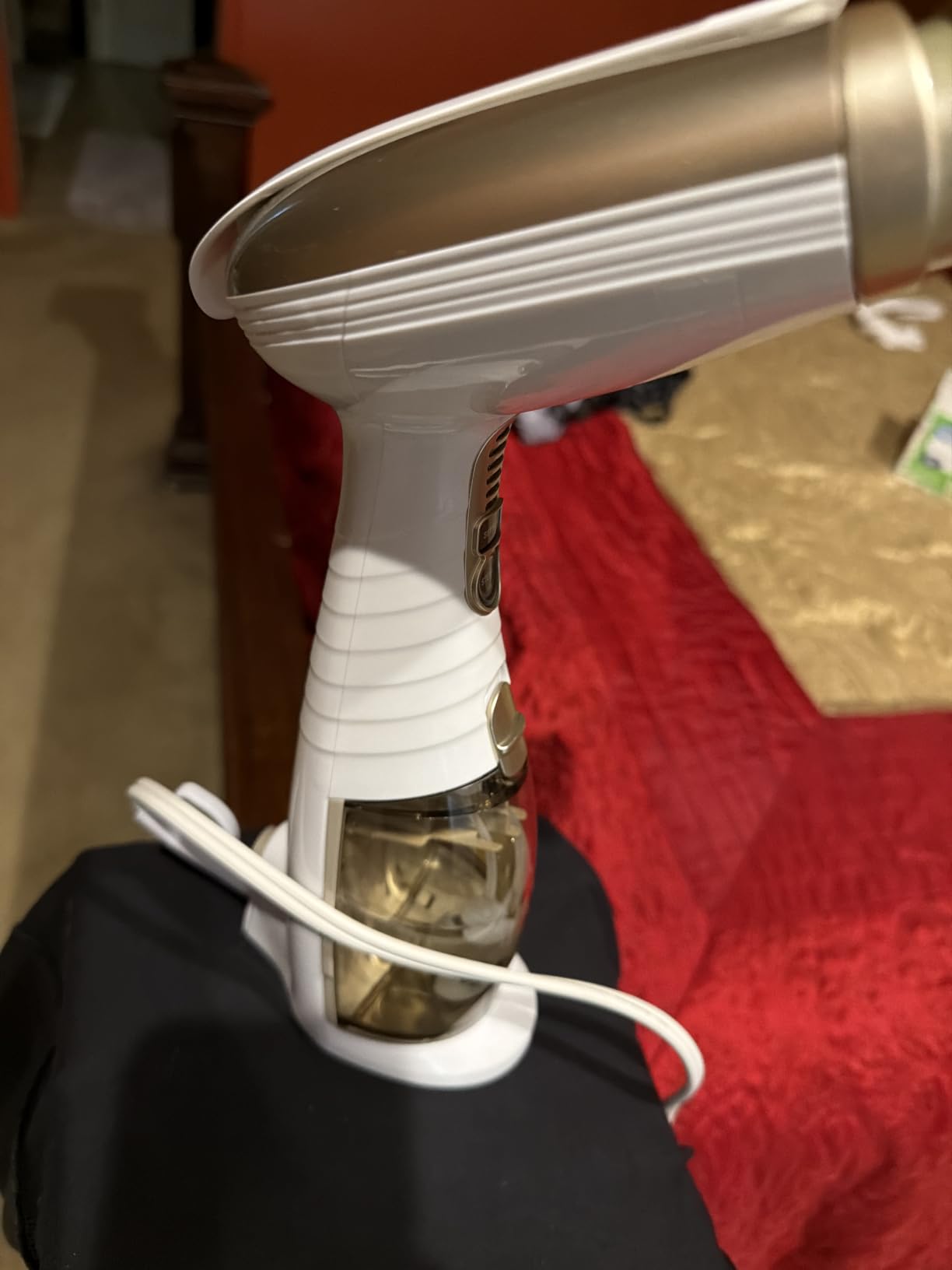 Conair Handheld Garment Steamer for Clothes, Turbo ExtremeSteam 1875W Fabric Steamer, Portable Handheld Design, Strong Penetrating Steam, White/Champagne customer photo 1