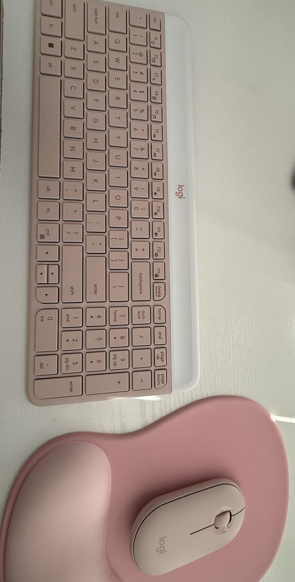 Logitech MK470 Slim Compact Wireless Keyboard and Mouse Combo - Graphite customer photo 2