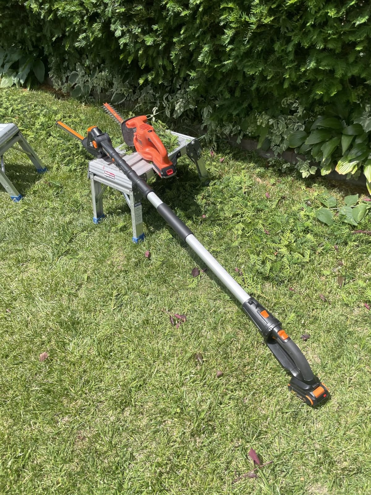 WORX WG252 20V 2-in-1 Attachment Capable Hedge Trimmer | 20