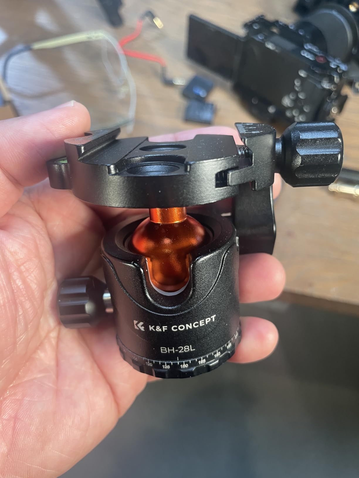 K&F CONCEPT Professional 28mm Metal Tripod Ball Head 360 Degree Rotating Panoramic with 1/4 inch Quick Release Plate Bubble Level, up to 22lbs customer photo 2