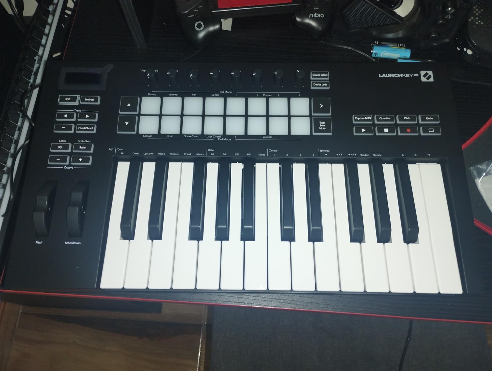 Novation Launchkey Mini [MK3] — Portable 25-Key, USB, MIDI Keyboard Controller with DAW Integration, Chord Mode, and Arpeggiator — for Music Production customer photo 2