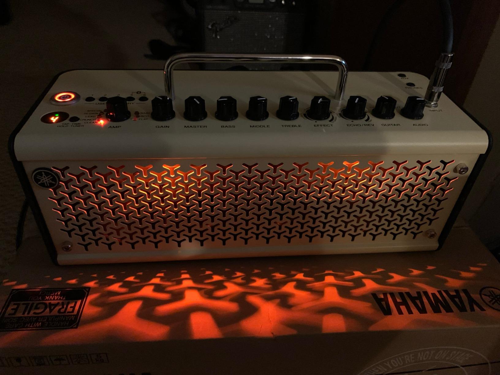Yamaha THR10II Wired Desktop Guitar Amp , 10W customer photo 1