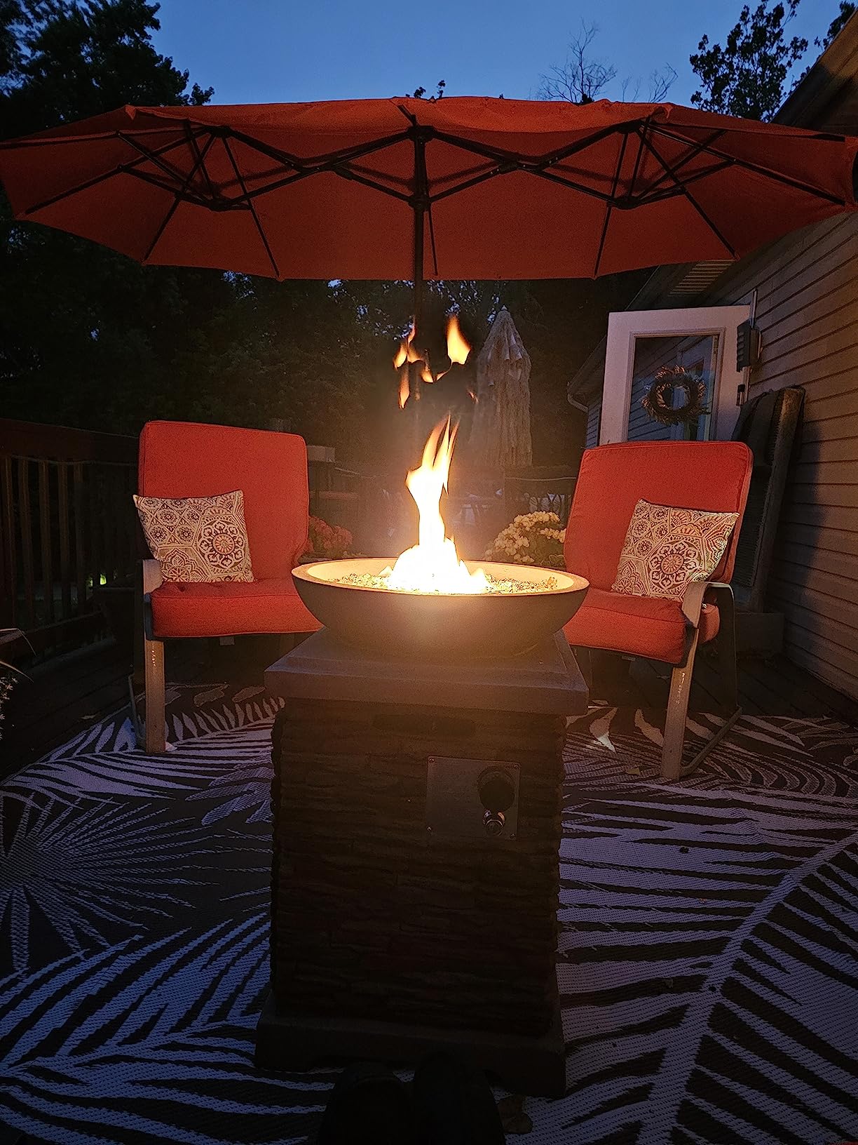 COSIEST Outdoor Propane Fire Pit Table w Faux Brown Compact Ledge Stone 20