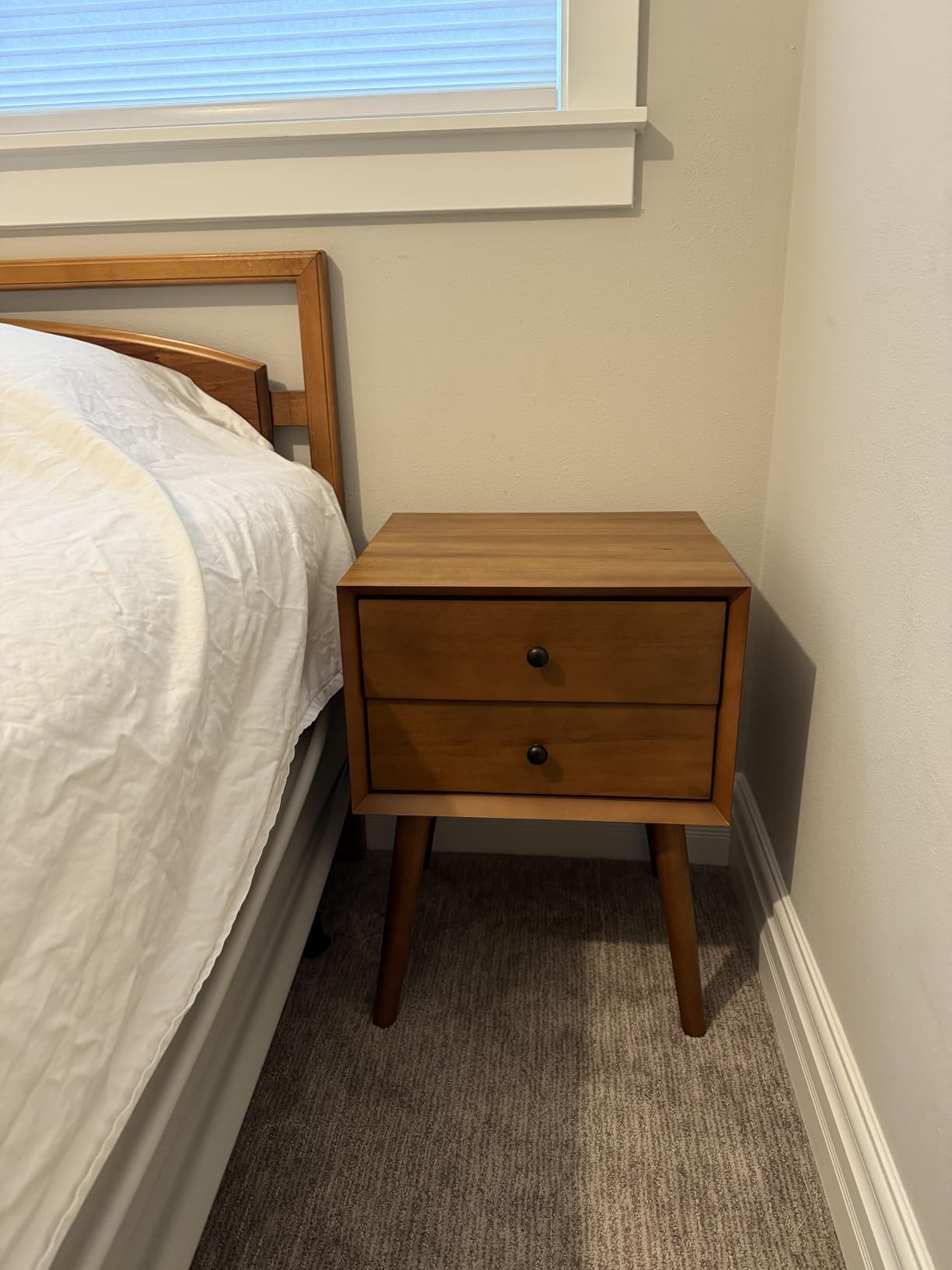 Poly & BARK Dorsey Nightstand - Mid-Century Modern Nightstand - Solid Wood Bedside Table with 2 Drawers, Acorn Walnut Finish, 23.5
