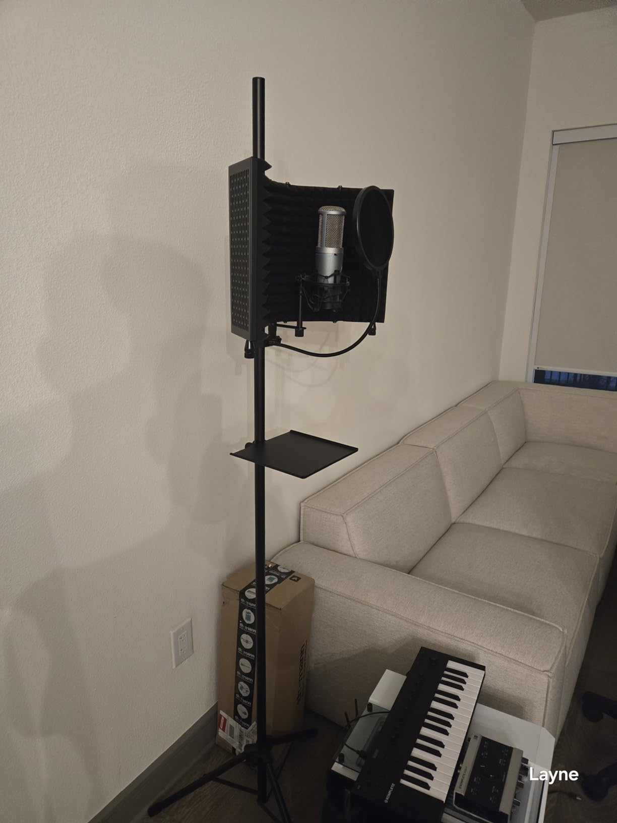 Aokeo Studio Recording Microphone Isolation Shield with Pop Filter & Tripod Stand, High Density Absorbent Foam to Filter Vocal customer photo 2