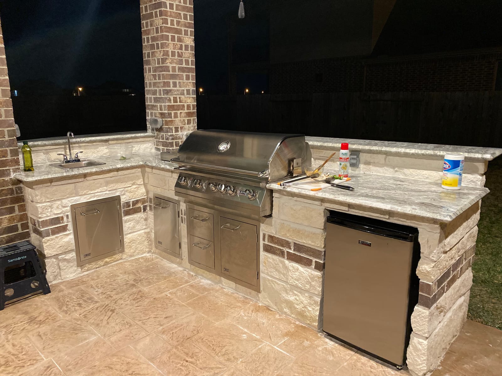 Lion 40-Inch Natural Gas Grill L90000 with Refrigerator and Door and Drawer Combo and Drop-In Sink with and 5 in 1 BBQ Tool Set Best of Backyard Package Deal customer photo 1