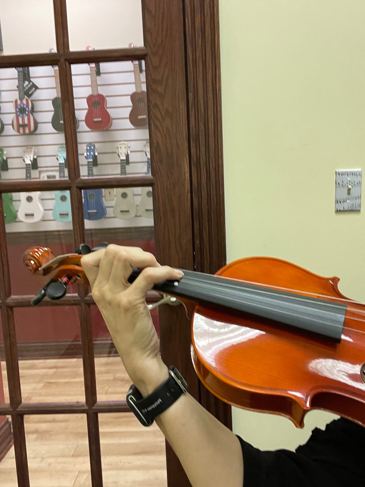 Eastar 3/4 Violin for Beginners, Violins Kit for Student, Fiddle with Hard Case, Rosin, Shoulder Rest, Bow, and Extra Strings (Imprinted Finger Guide on Fingerboard) customer photo 1