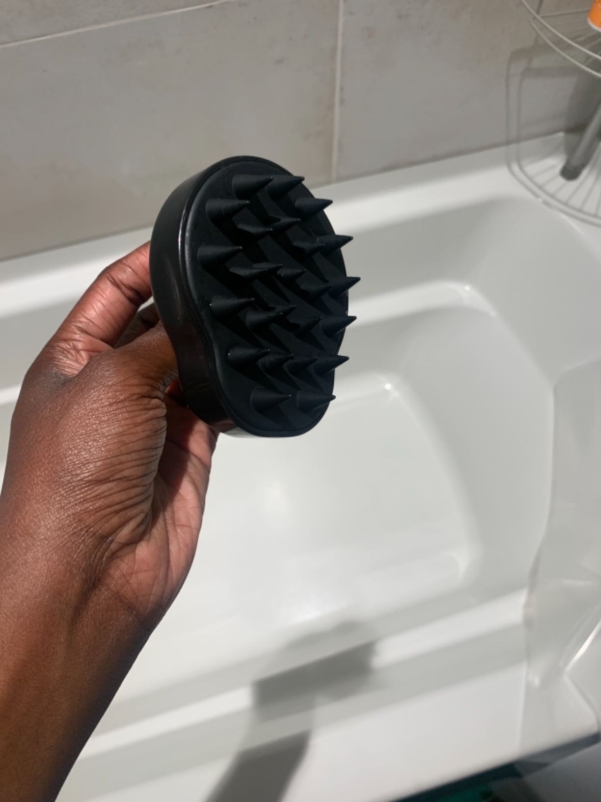 FREATECH Scalp Scrubber Scalp Massager Hair Growth, Shower Shampoo Brush with Silicone Bristles for Dandruff Removal and Hair Care, Wet & Dry Hair Massager Scalp Exfoliator for Men Women Kids，Black customer photo 2