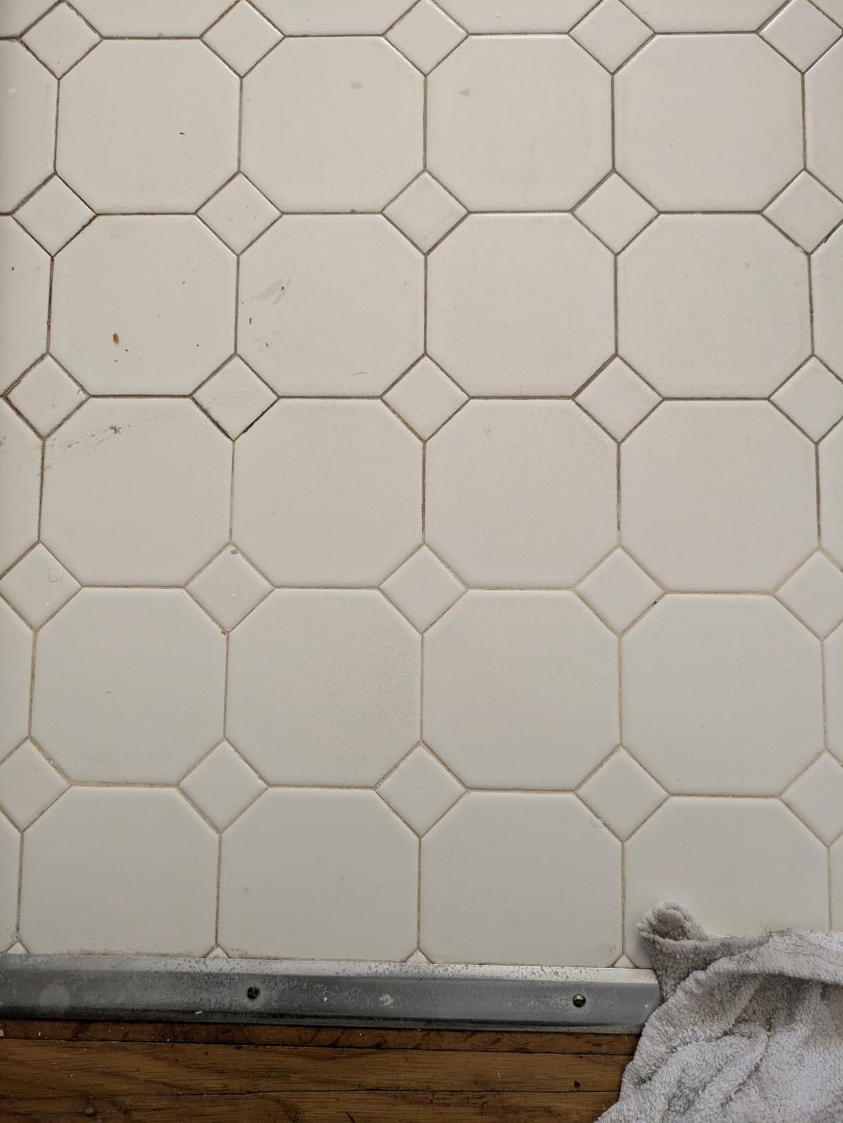 Rubbermaid Reveal Power Scrubber with Multi-Purpose & Grout Head, Cordless Electric Battery Powered Scrub Brush customer photo 2
