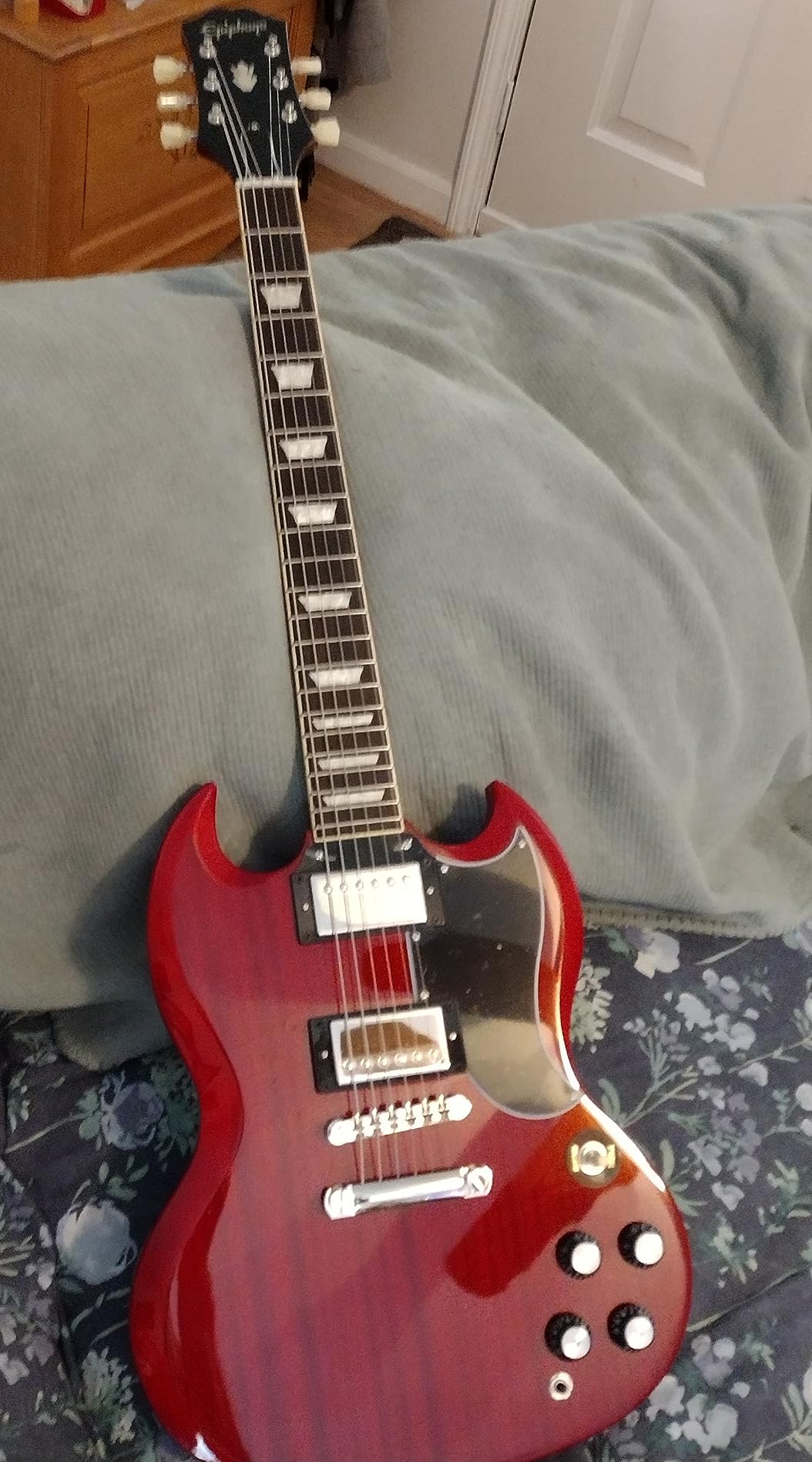 Epiphone SG Standard 60s Electric Guitar Vintage Cherry customer photo 2