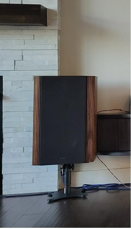 Gator Frameworks Desktop Studio Monitor and Speaker Stands with EVA Foam Padded Surface, Angle Adjustable from 0° to 15° - Set of 2 (GFWSPKSTMNDSK) customer photo 2