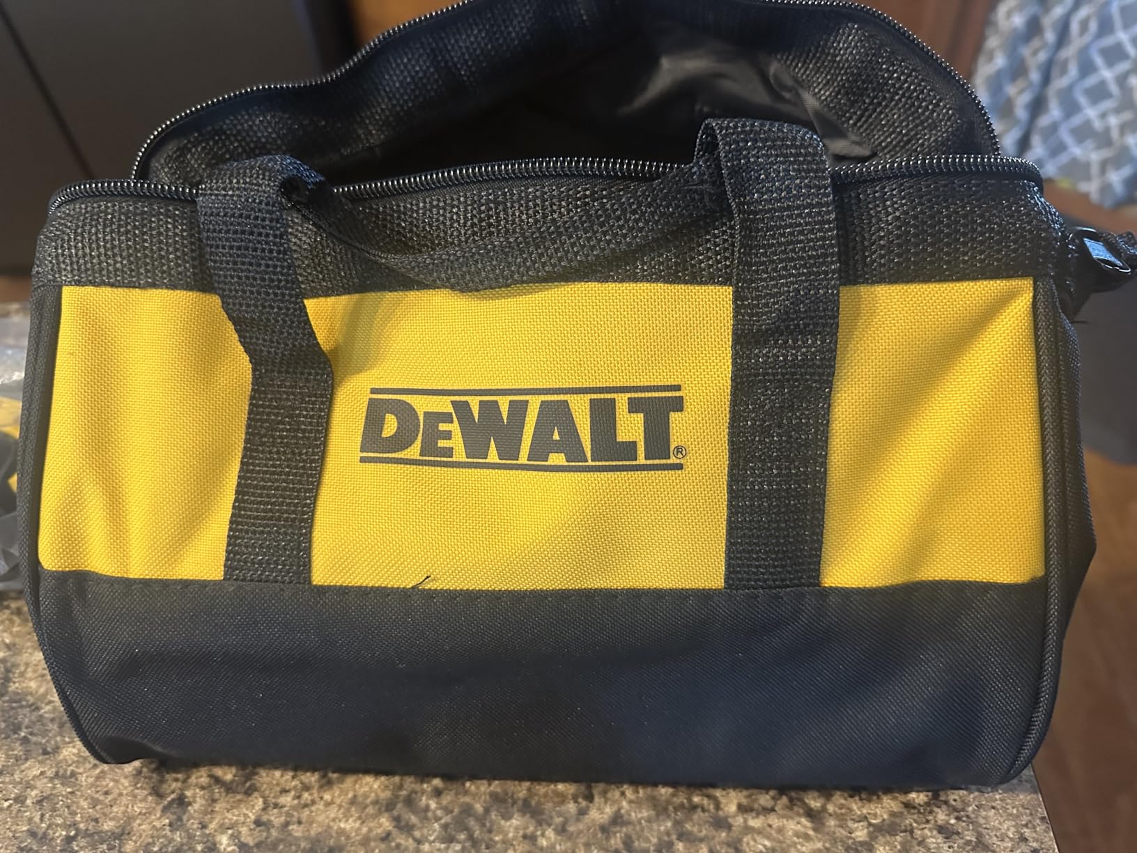 DEWALT 20V MAX XR Oscillating Tool Kit with Blades, 3 Speed Cordless Brushless Multitool, Up to 20,000 OPM, LED Light, Battery and Charger Included (DCS356C1) customer photo 1