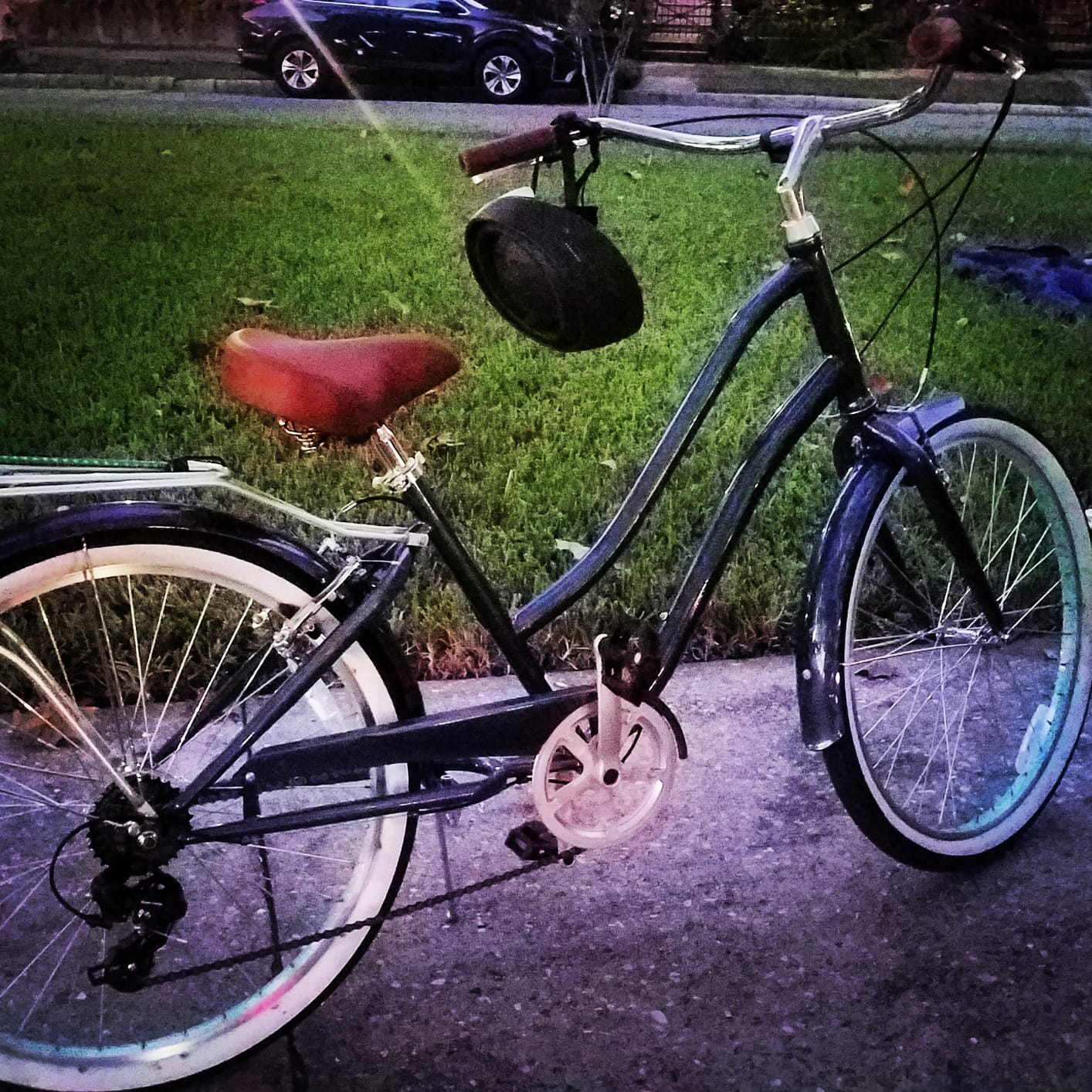 sixthreezero EVRYjourney Women's Steel Beach Cruiser Bike, Hybrid Bicycle, Step Through Frame with Rear Rack and Fenders, 26-Inch Wheels, Multiple Speed Options and Colors customer photo 2