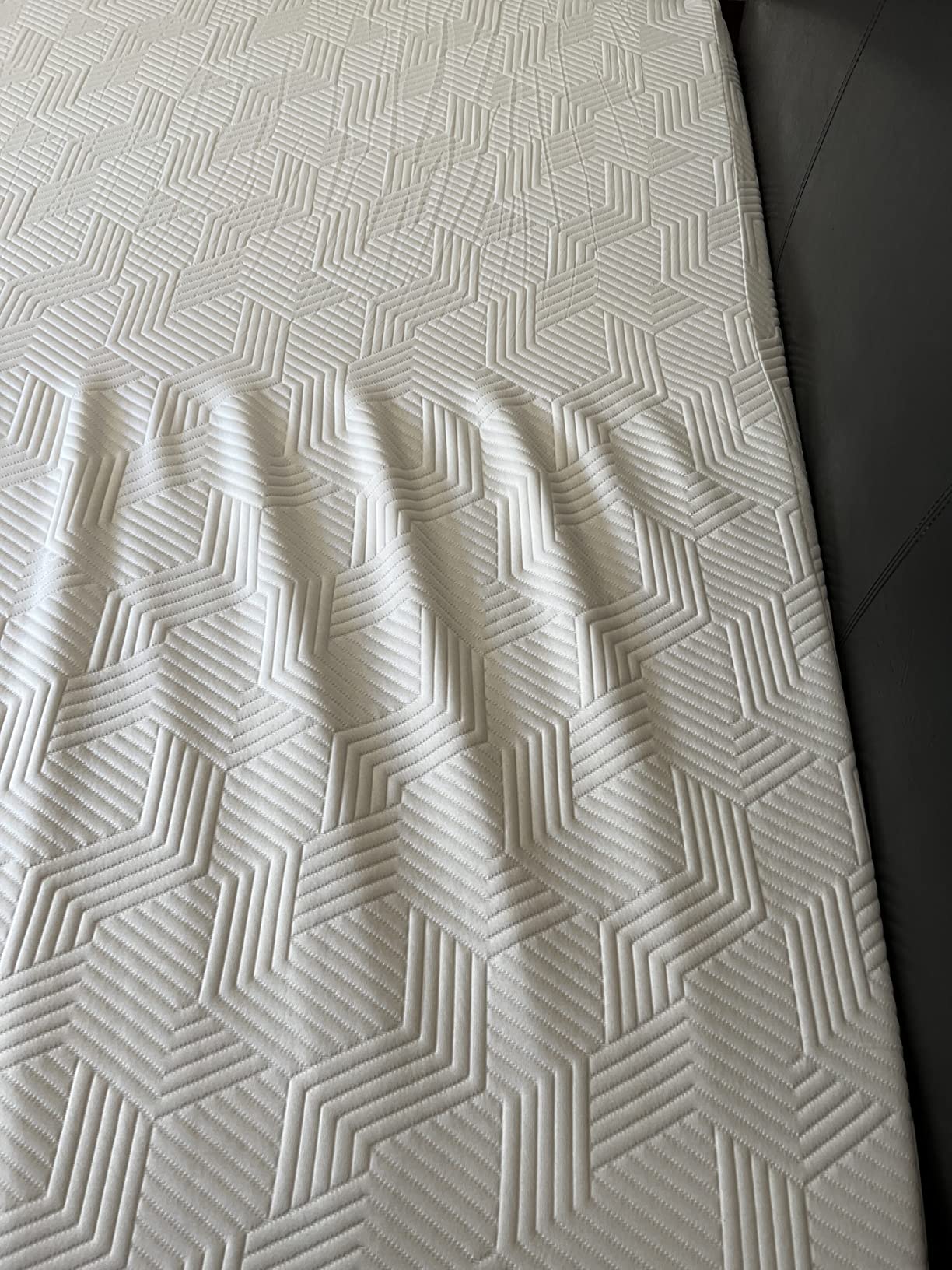 Lucid 14 Inch Plush Gel Memory Foam Mattress - Bamboo Charcoal & Cooling Gel - Queen Size customer photo 2