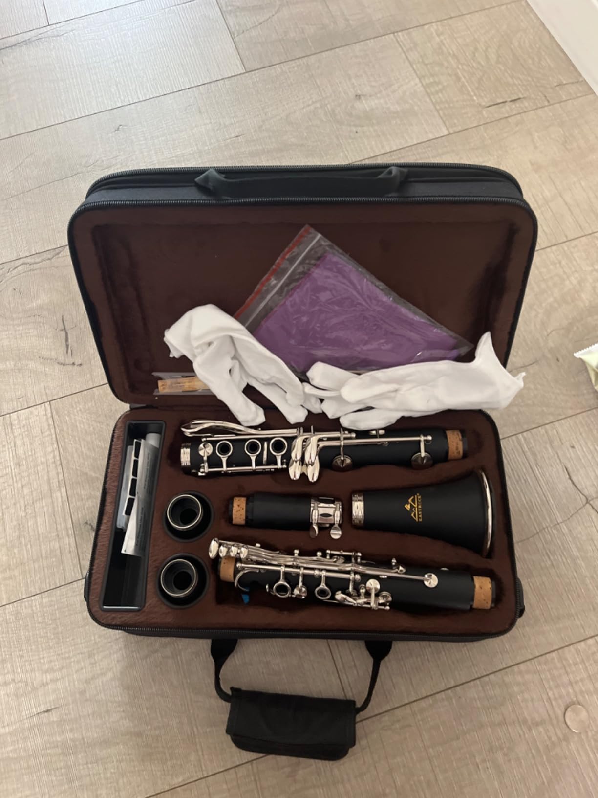 EASTROCK Bb Flat Clarinet with 17 Nickel Keys - Beginner Student Clarinet, Hard Case and Cleaning Kit customer photo 2