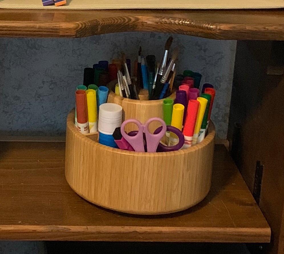Utoplike Bamboo Rotating Art Supply Desk Organizer Pencil Holder Desktop Desktop Storage Caddy for Pen Colored Pencil Crayon Paint Brushes Art Studio and Office customer photo 2