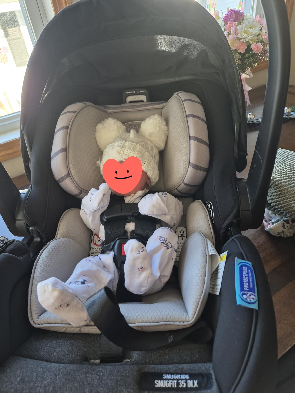 Graco SnugRide SnugFit Infant Car Seat, Baby Car Seat with Anti Rebound Bar for Extra Safety, No-Rethread Harness, Latch Equipped Carseat, Gotham customer photo 1