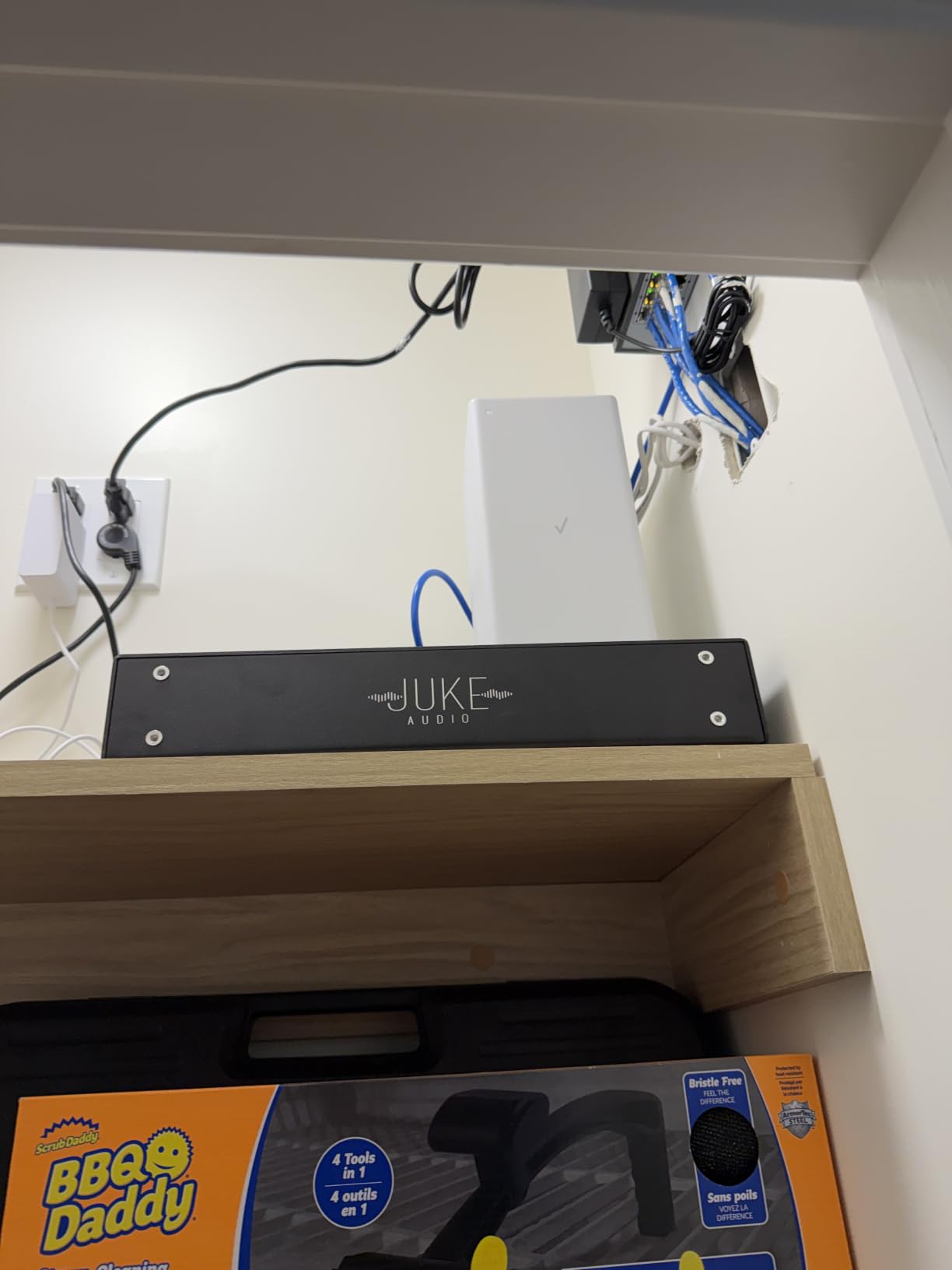 Juke-6 6 Zone Audio Amplifier Wirelessly Controlled Multi-Room Audio System Compatible with Airplay 2 Spotify Connect Bluetooth DLNA customer photo 1
