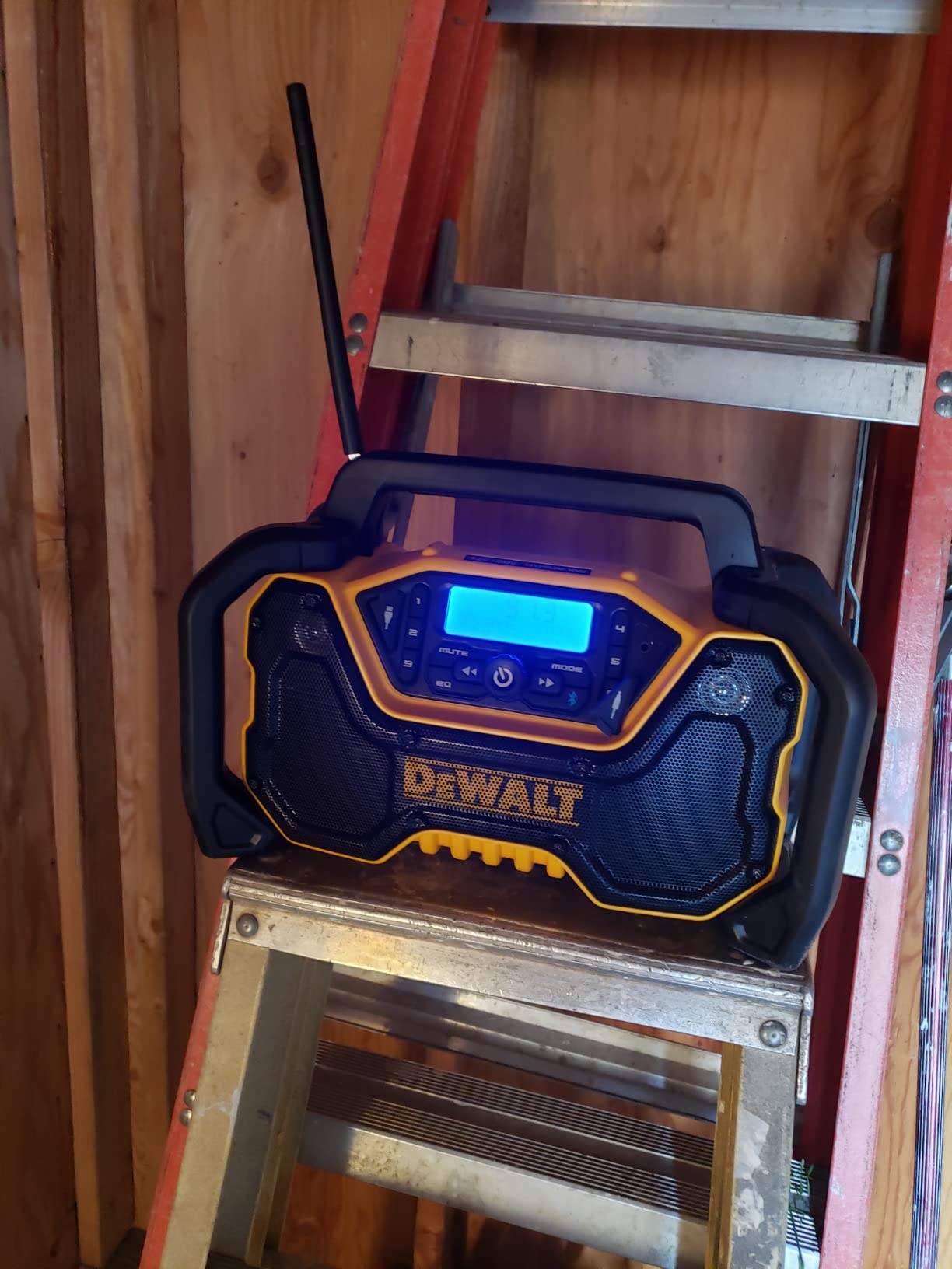 DEWALT 12V/20V MAX Portable Bluetooth Radio, Cordless, 100 ft Range, 3.5