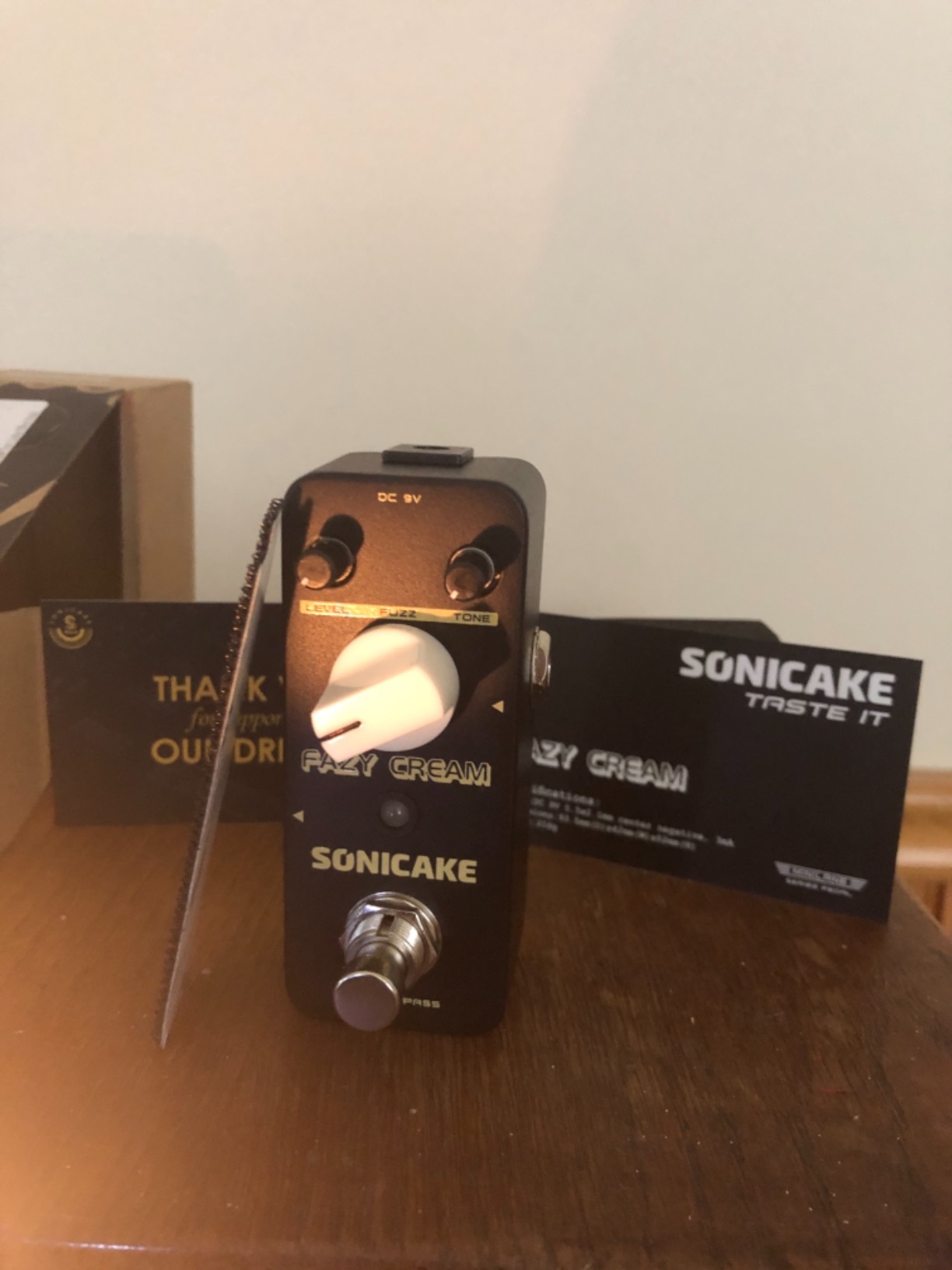 SONICAKE Fuzz Guitar Effect Pedal Fazy Cream Vintage Fuzz Pedal True Bypass customer photo 1