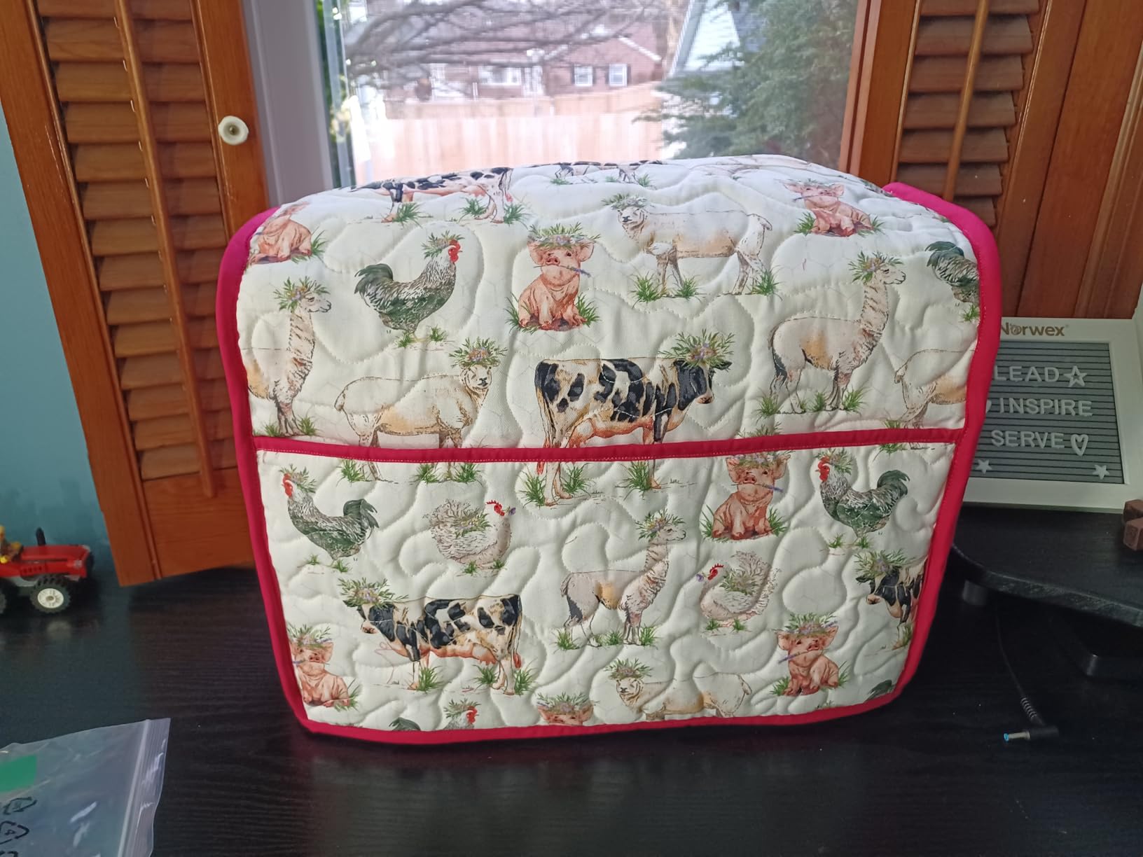 Brother CS7000X Sewing and Quilting Machine with 70 Built-in Stitches, LCD Display customer photo 2