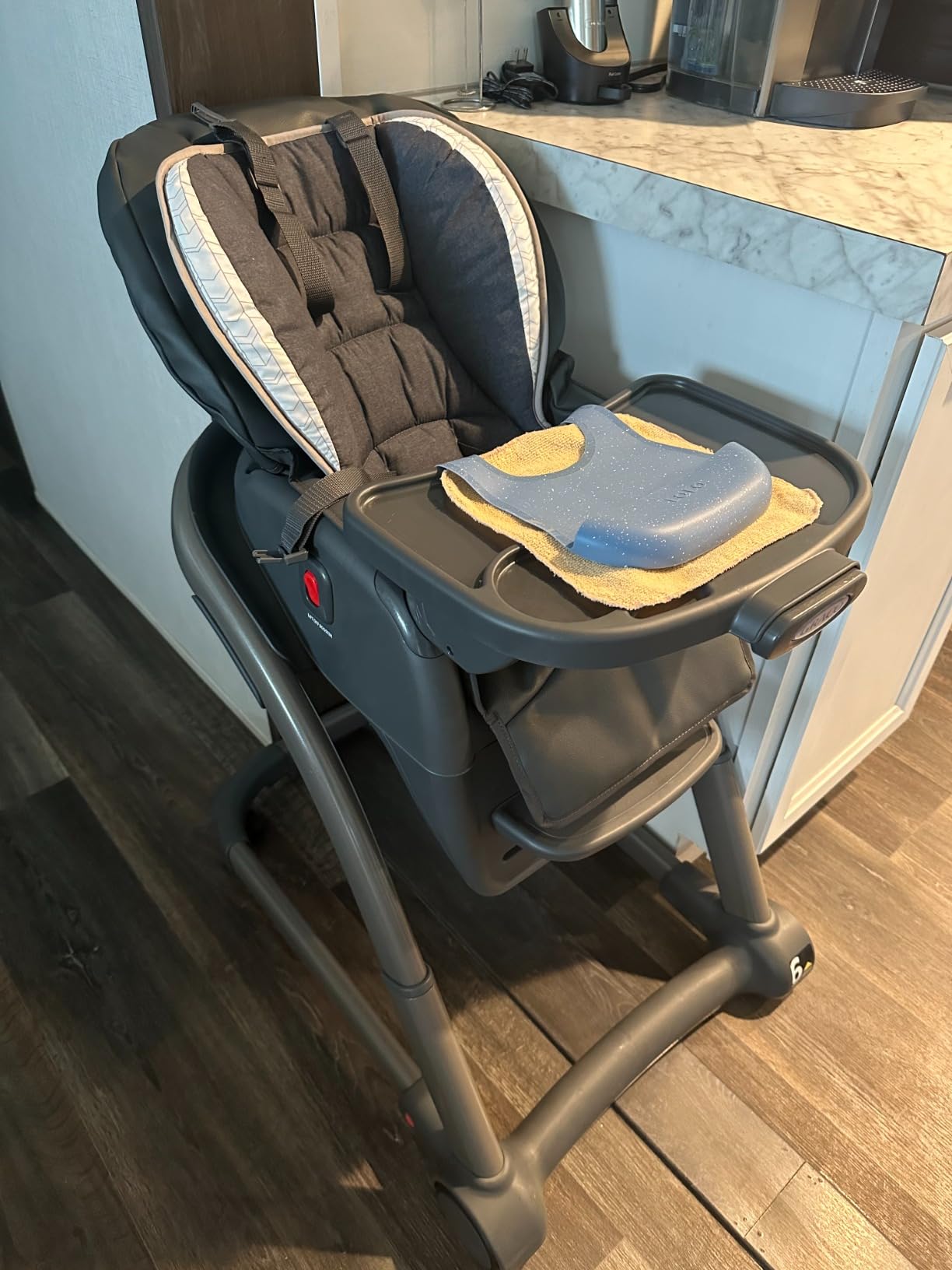 Graco Blossom 6 in 1 Convertible High Chair, Redmond customer photo 1