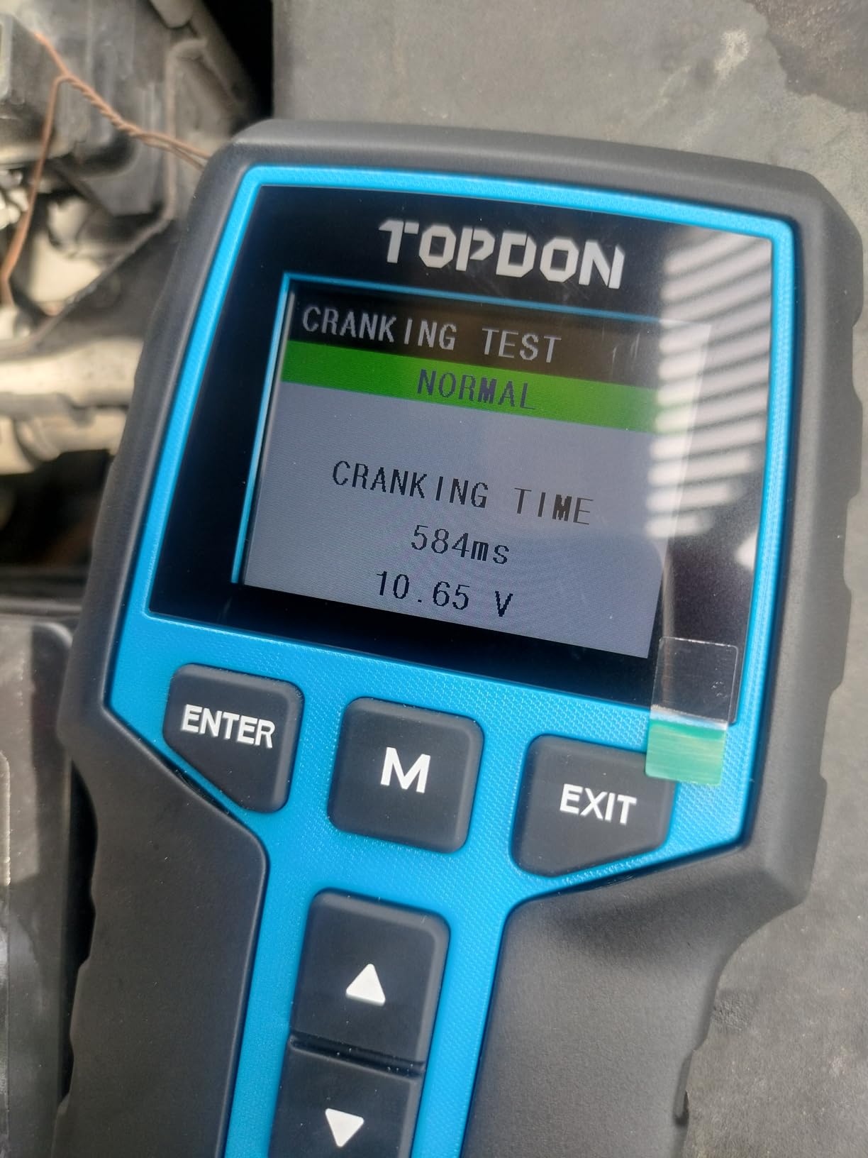 TOPDON BT200 Car Battery Tester, 12V/24V, 100-2000 CCA Load Tester | Battery and Alternator Tester for Cranking and Charging Systems, Auto Battery Analyzer for Cars, Trucks, SUVs, ATVs and Boats customer photo 1