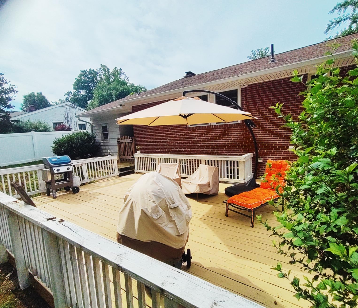 Grand patio 11FT Cantilever Round Umbrella with Base, Champagne | 11FT Large Outdoor Hanging Offset Umbrella, Aluminum Pole, Tilt Adjustment, Ideal for Patio, Garden, Backyard & Pool customer photo 2