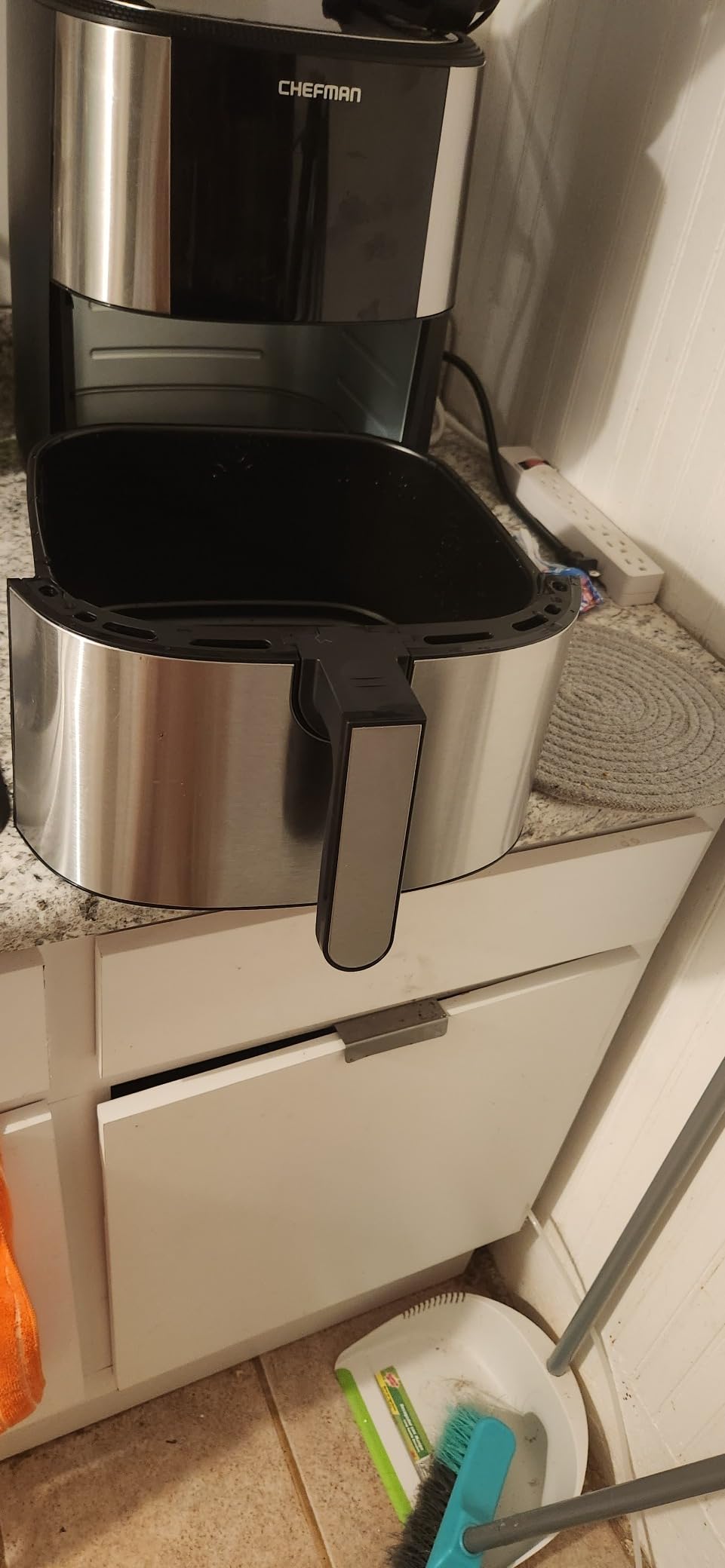 Chefman Air Fryer 8 Qt | TurboFry® 4-in-1 with 450°F Hi-Fry Option for Crispier Results | Bake, Dehydrate, Frozen | XL Nonstick Dishwasher-Safe Basket | Stainless Steel customer photo 2