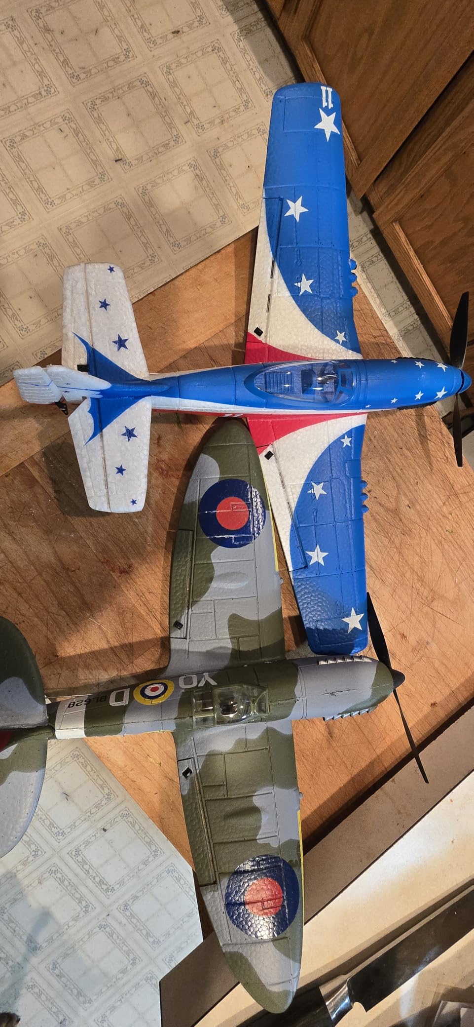 LEAMBE 4 Channel RC Plane, Ready to Fly Aerobatic Aircraft, Easy Control for Beginners, P51 Mustang RC Airplane customer photo 2