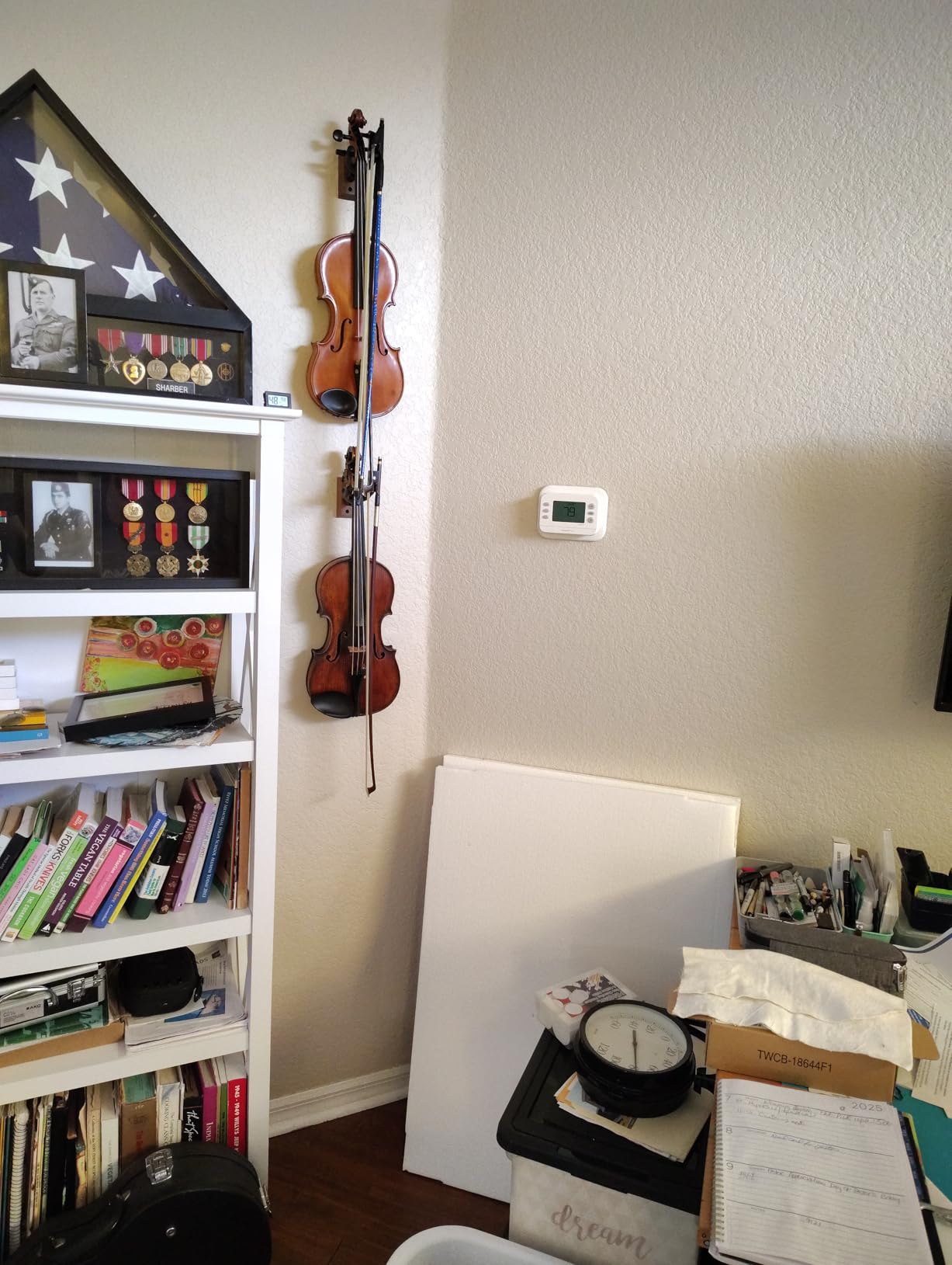 Ohuhu Violin Viola Wall Mount Hanger with Bow Holder, Hardwood | Soft Padding Design, Hook Vertical Display Wall Stand, Fits 4/4, 3/4, 1/2, 1/4 Violin, For Home Studio Decor customer photo 2