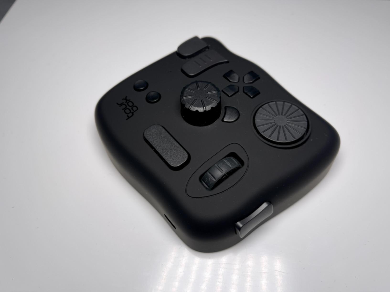 TourBox NEO - Customizable Editing Controller, Photo Color Grading Illustration Speed Editor, Intuitive Control Boost Productivity, Programmable Keyboard for Adobe CSP and More, Works with Mac/PC customer photo 2