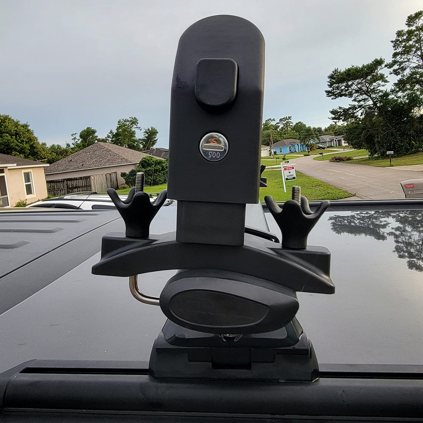 Leader Accessories Ski & Snowboard Roof Rack, Fits 6 Skis or 4 Snowboards | 2 PCS Universal Top Holder Carriers Crossbar Fit, Lockable, Anti-Theft Lock, Rustproof Aluminum & Anti-Scratch Rubber Padding customer photo 2
